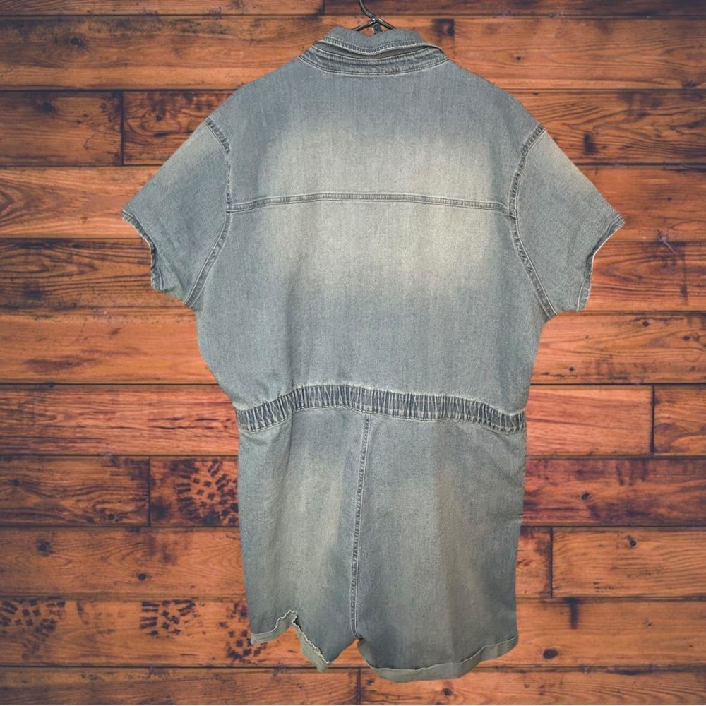 Other Celebrity Pink Snap Button Front Short Light-wash Jumpsuit 3 Size 42" / US 20 - 2 Thumbnail