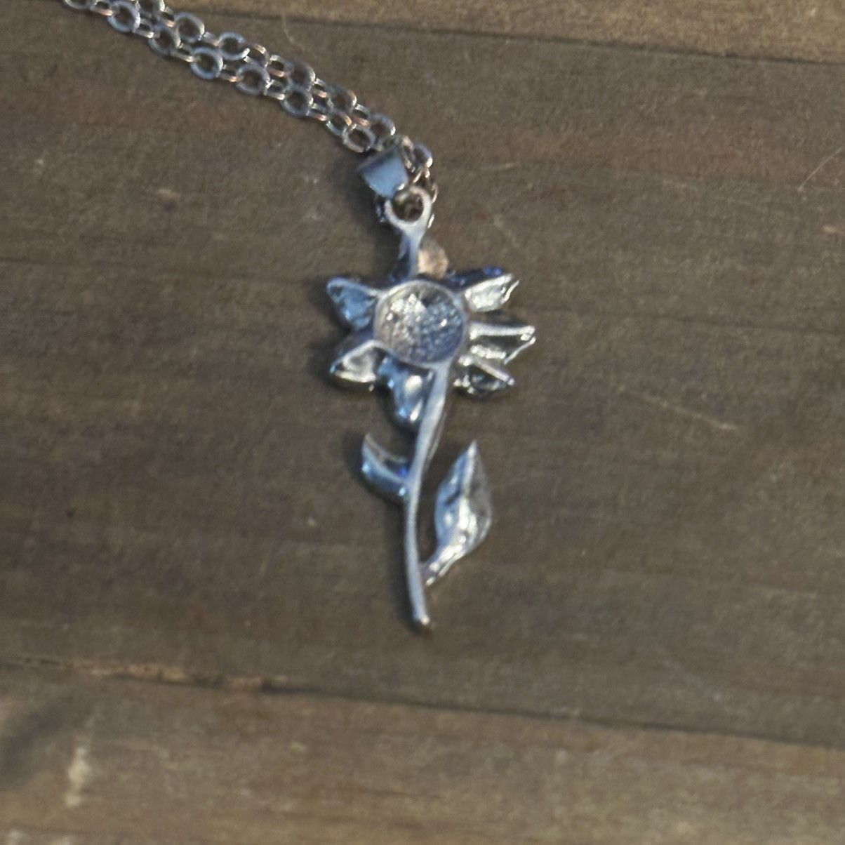 Other Silver tone two tone sunflower pendant necklace Size ONE SIZE - 5 Thumbnail