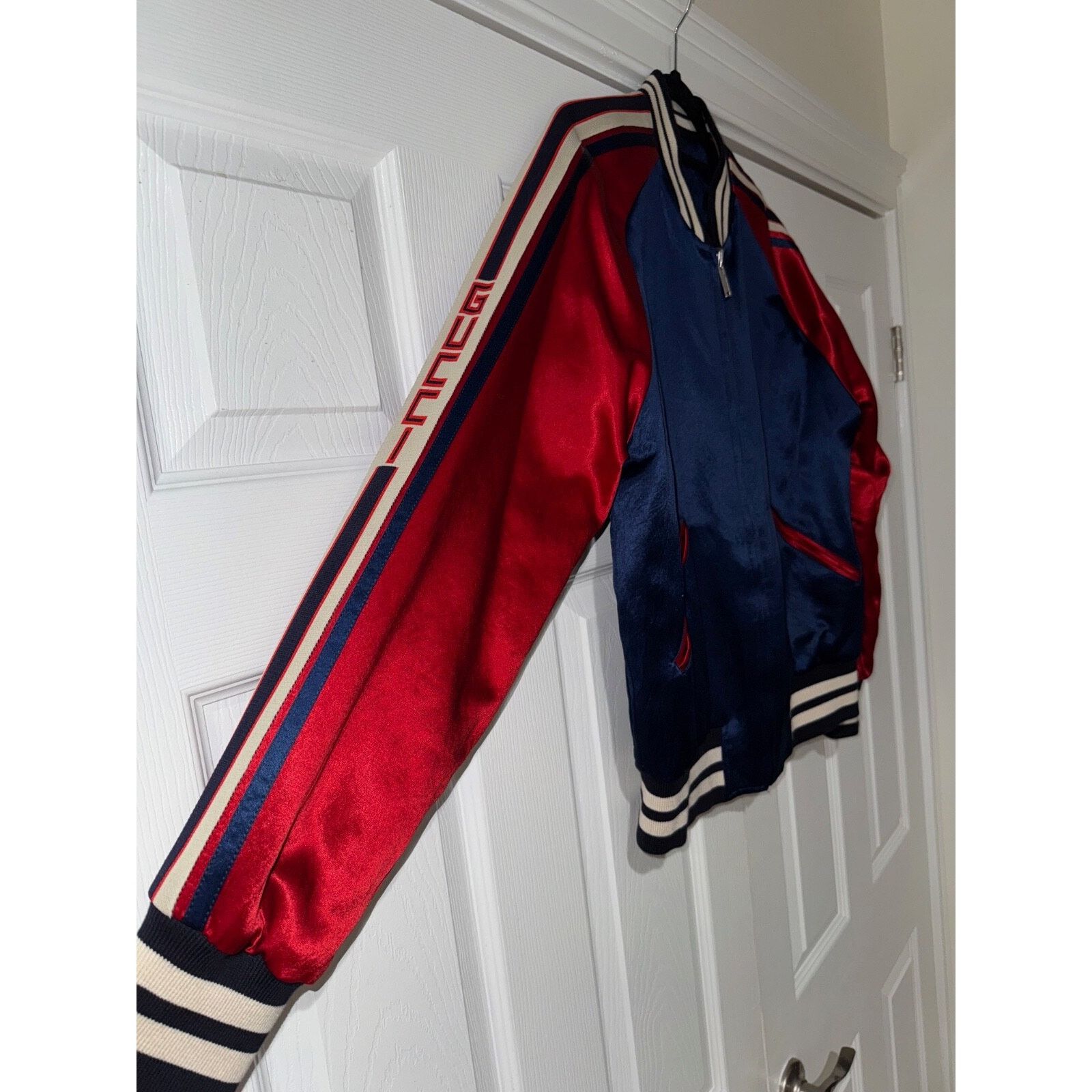 Gucci Gucci Silk Acetate Reversible Bomber Souvenir Jacket 48 Size US M / EU 48-50 / 2 - 14 Thumbnail