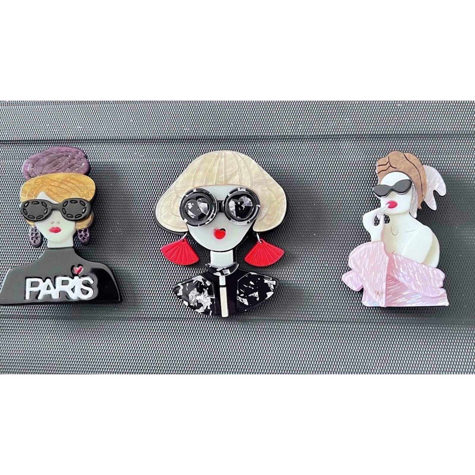 Other Acrylic Lot Of 3 Brooches/Pins Women fashion jewelry Crafts Size ONE SIZE - 3 Thumbnail