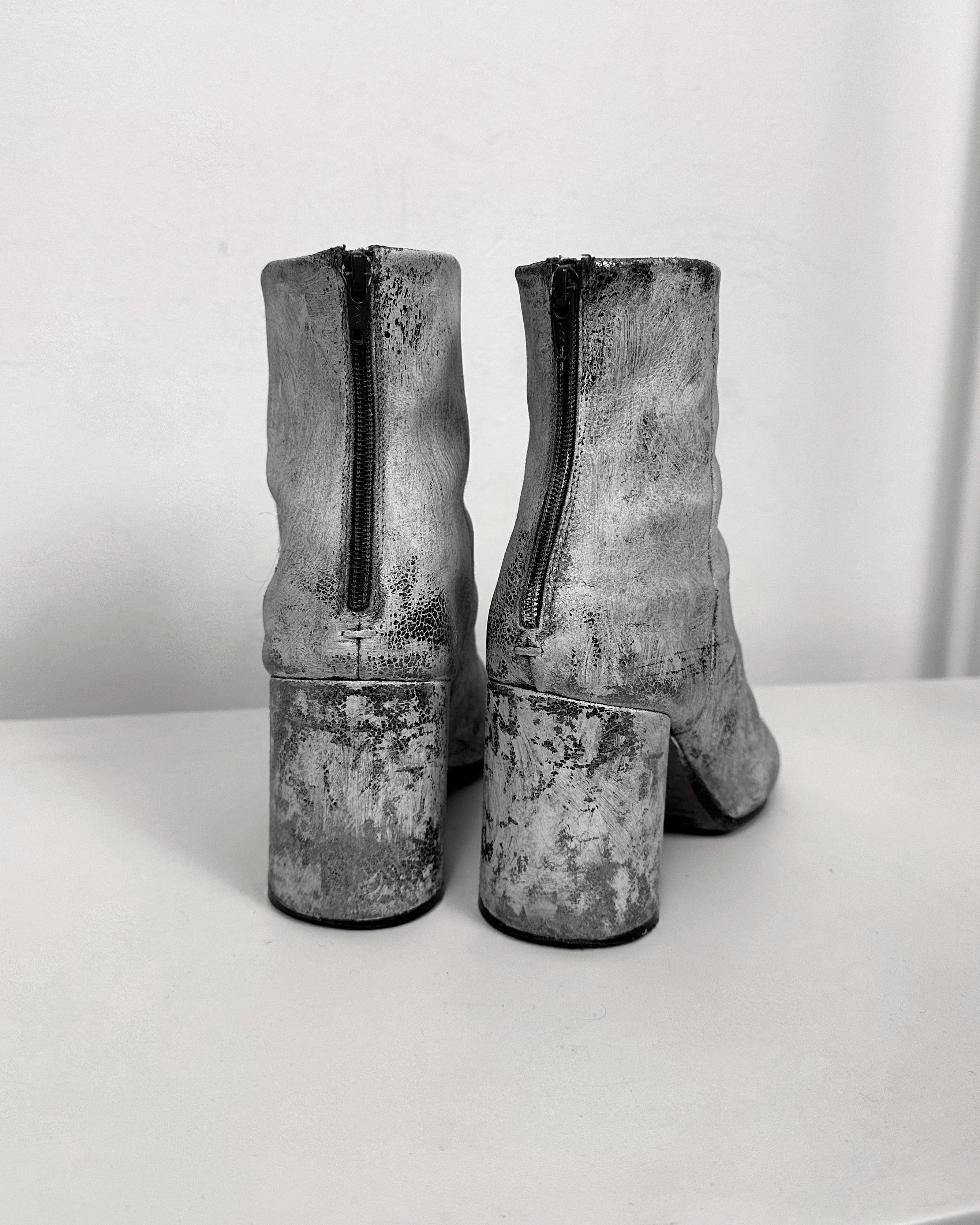 Maison Margiela Maison Margiela White Concrete Painted Boots Size US 5 / EU 37 - 7 Thumbnail