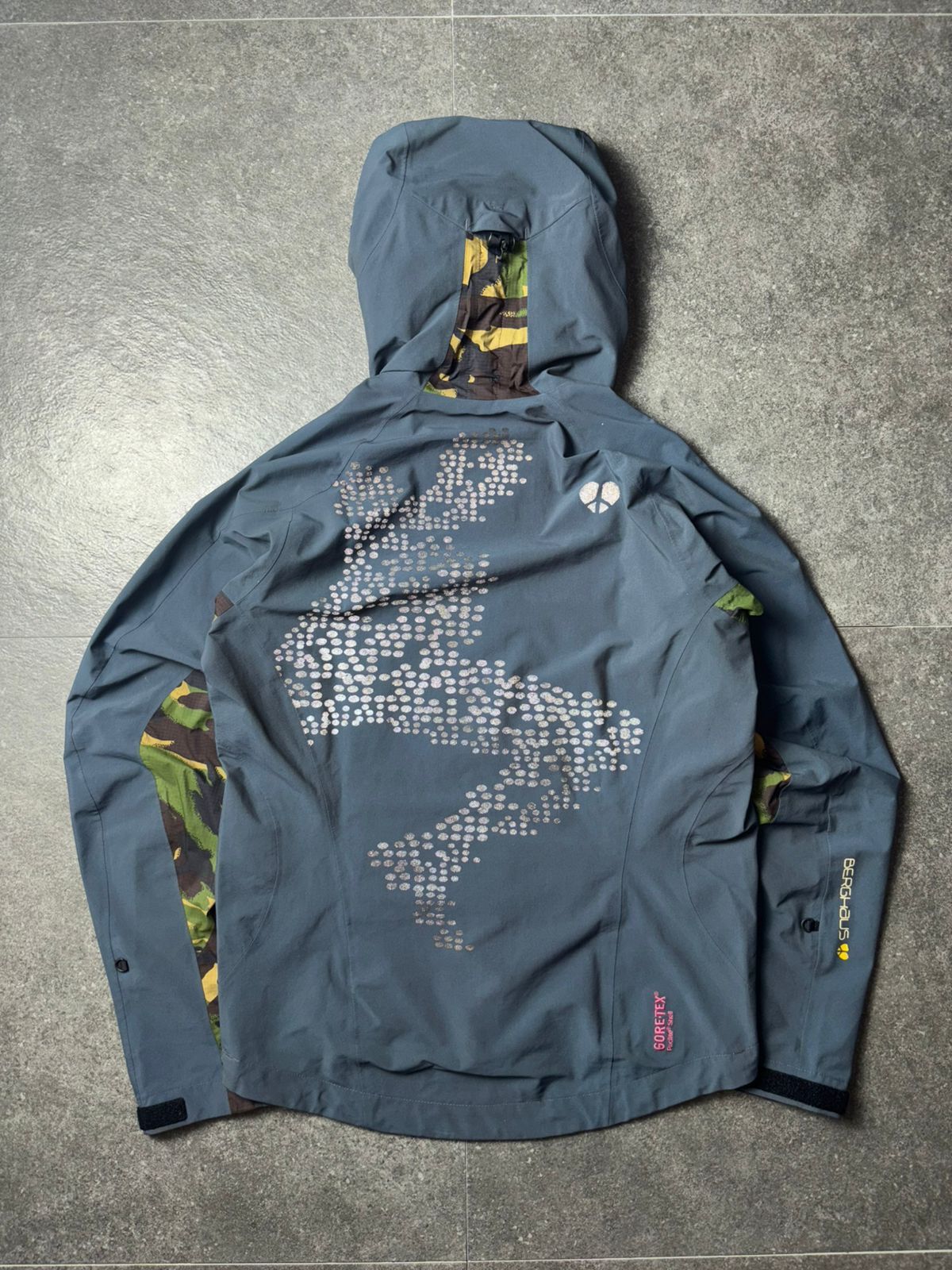 Griffin 2008 Berghaus X Griffin Goretex Paclite Hybrid Camo Jacket Size US M / EU 48-50 / 2 - 13 Thumbnail