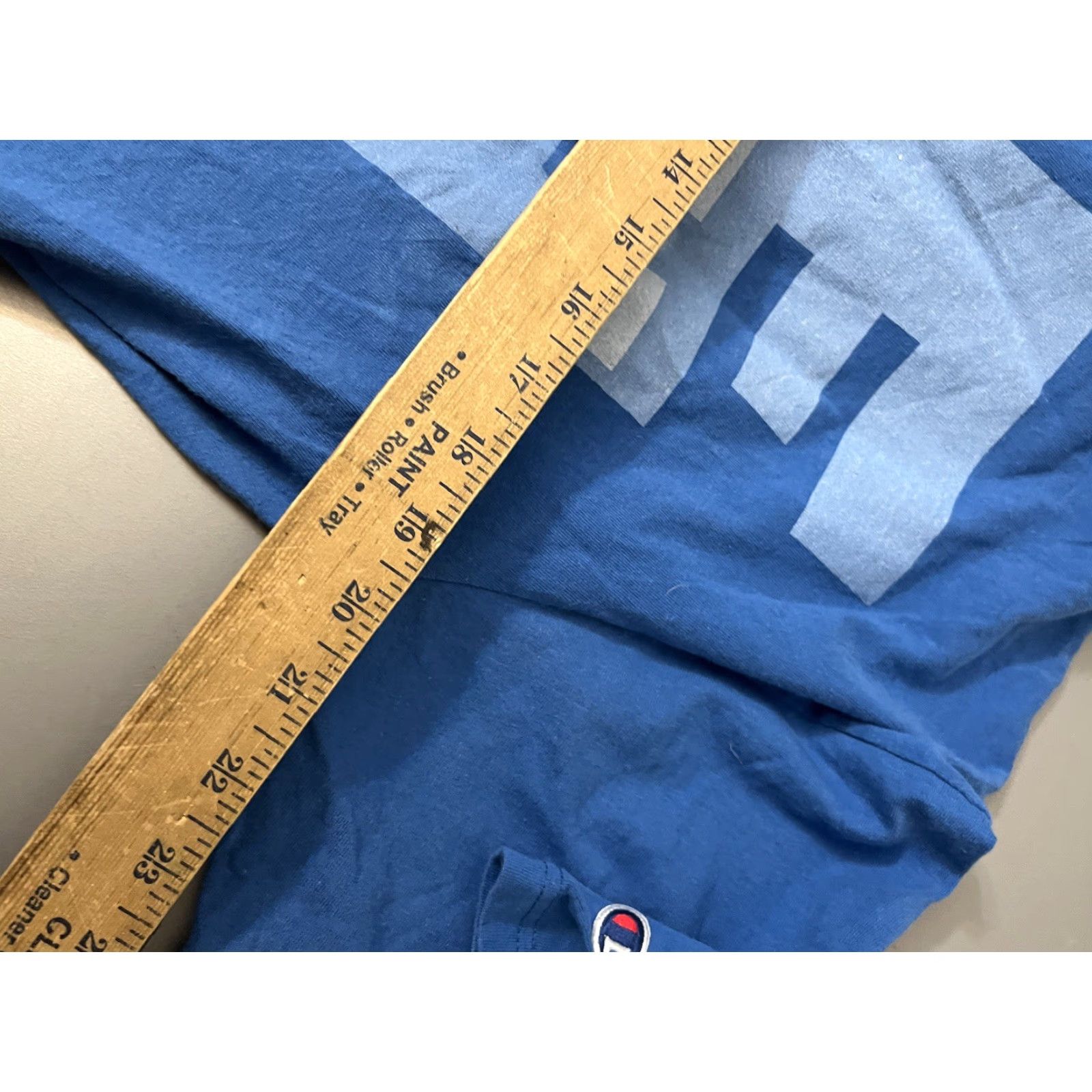 Champion VINTAGE Champion T-shirt Men Large Blue Logo Tee Short Sleeve Crew Neck Pullover Embroidered 90s Size US L / EU 52-54 / 3 - 5 Thumbnail