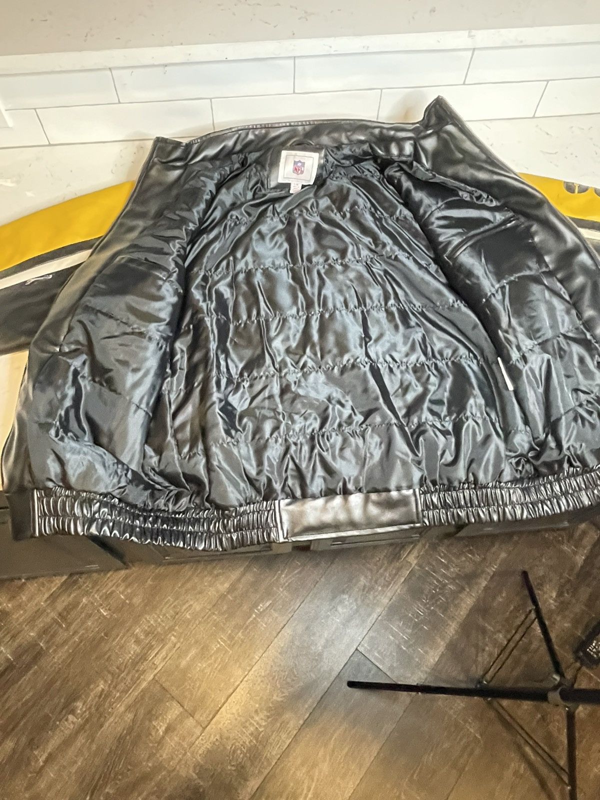 NFL Vtg Pittsburgh Steelers Faux Leather GIII Jacket NWT *FLAW Size US L / EU 52-54 / 3 - 15 Thumbnail