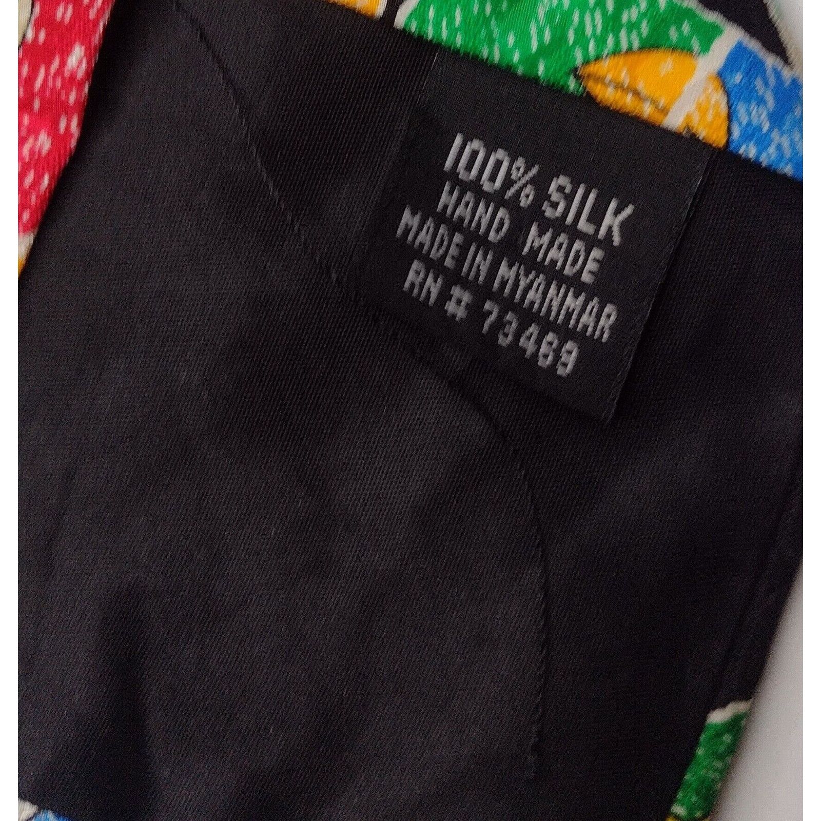Warner Bros Vtg 1996 All Silk Looney Tunes Necktie Six Flags Retro Carto Size ONE SIZE - 4 Thumbnail