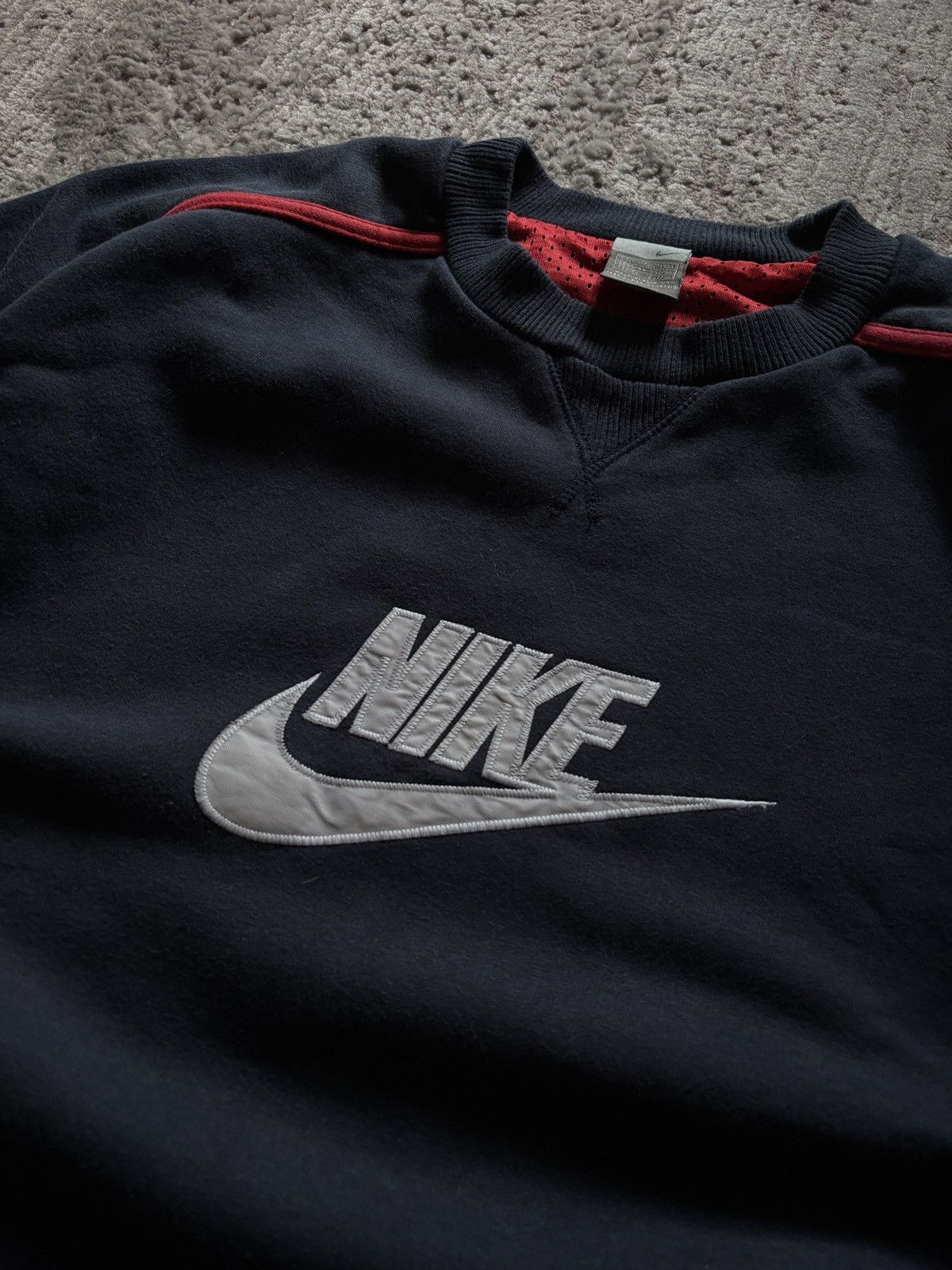 Nike Nike Vintage Streetwear Center Logo Sweatshirt Size US L / EU 52-54 / 3 - 4 Thumbnail