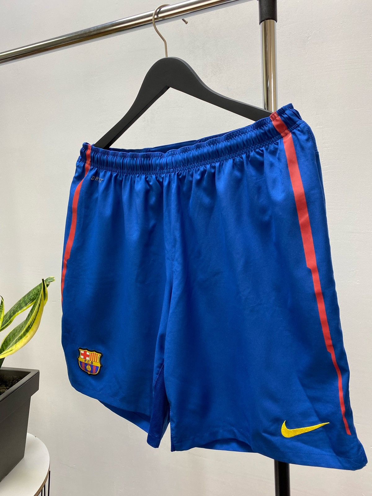 Nike × Vintage VINTAGE NIKE FC BARCELONA SHORTS SOCCER JERSEY DRILL Y2K Size US 36 / EU 52 - 2 Thumbnail