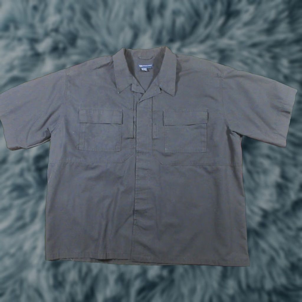 Vintage 5.11 Tactical Series Shirt Mens XXL Black Short Sleeve Concealed Chest Pockets Button-Up Shirt Regular Fit Outdoor Casual Workwear Size US XXL / EU 58 / 5 - 1 Thumbnail