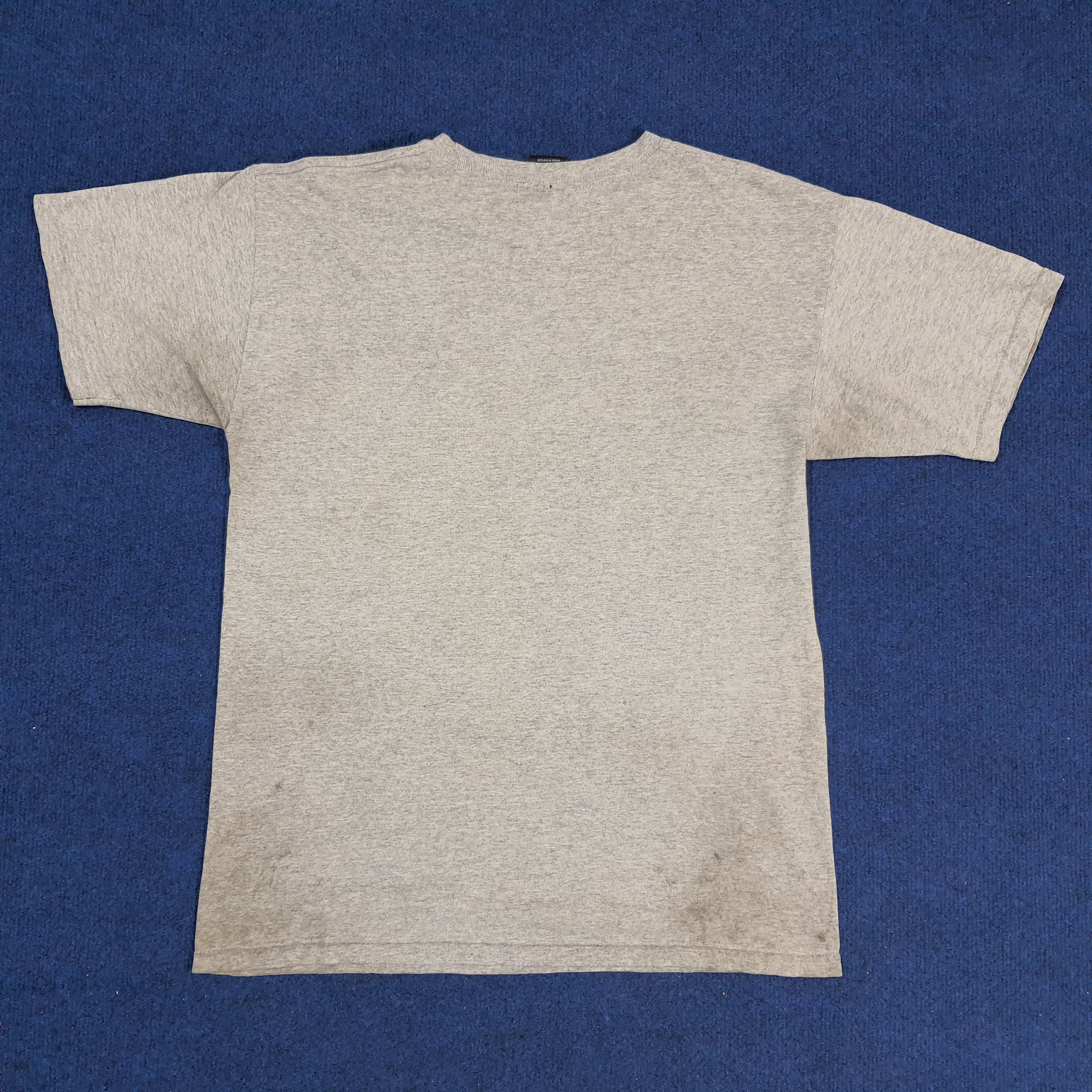 Obey × Vintage Vintage Obey Streetwear Art Photo Tee Tshirt Size US M / EU 48-50 / 2 - 3 Thumbnail