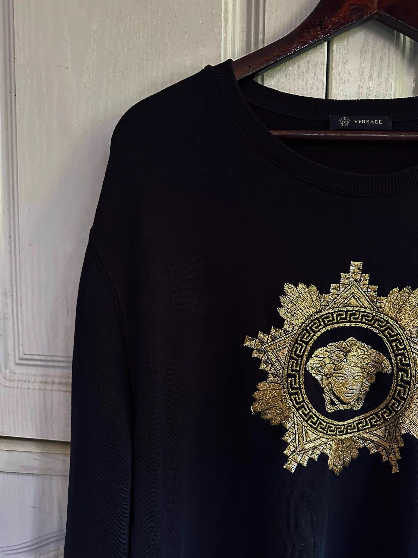 Versace Men's Versace Medusa Gold Embroidered 2XL Runway Sweatshirt Size US XXL / EU 58 / 5 - 4 Thumbnail