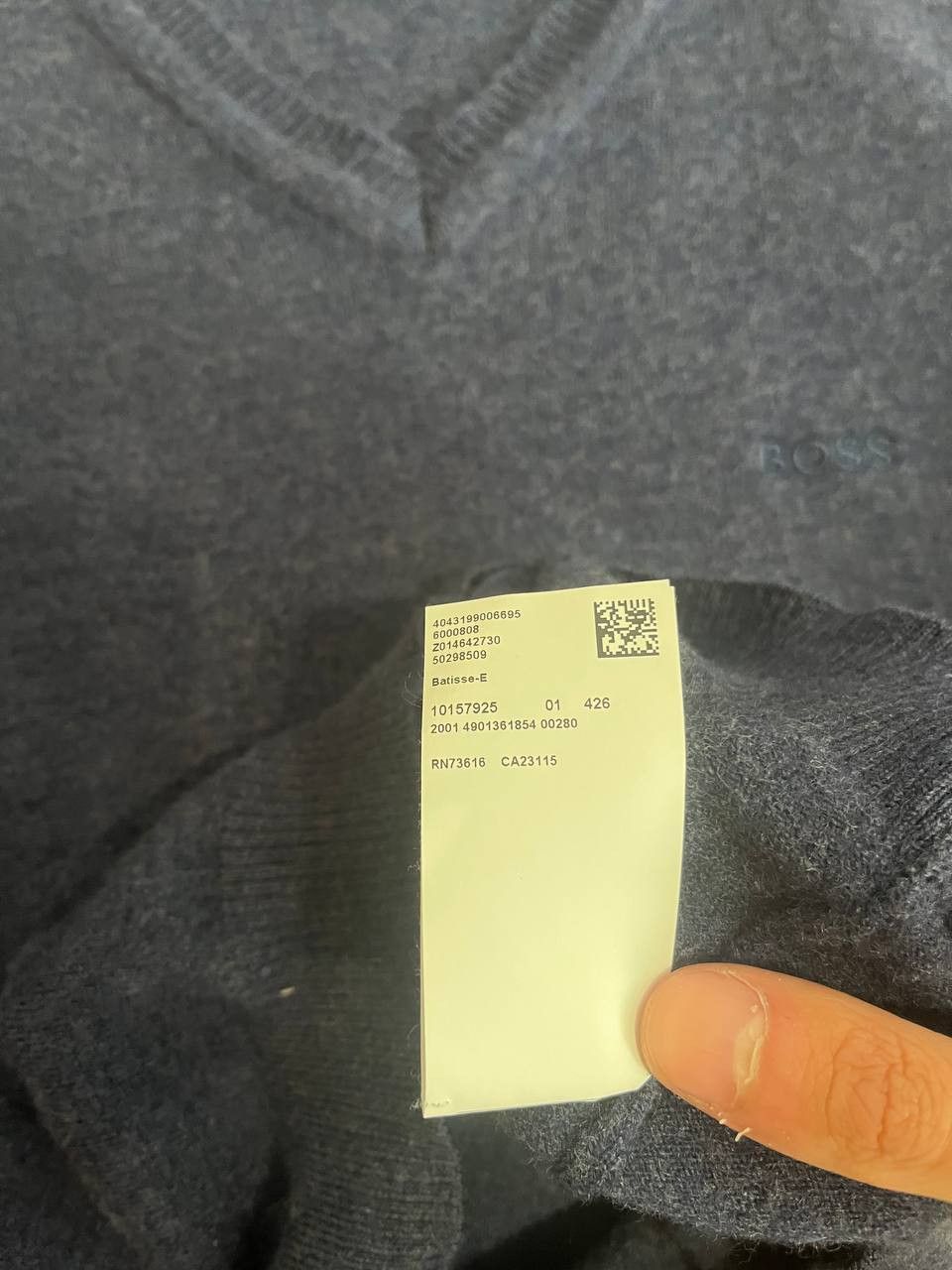Hugo Boss Boss Hugo Boss Cashmere V-Neck Pullover mens size M BLue Size US M / EU 48-50 / 2 - 5 Thumbnail