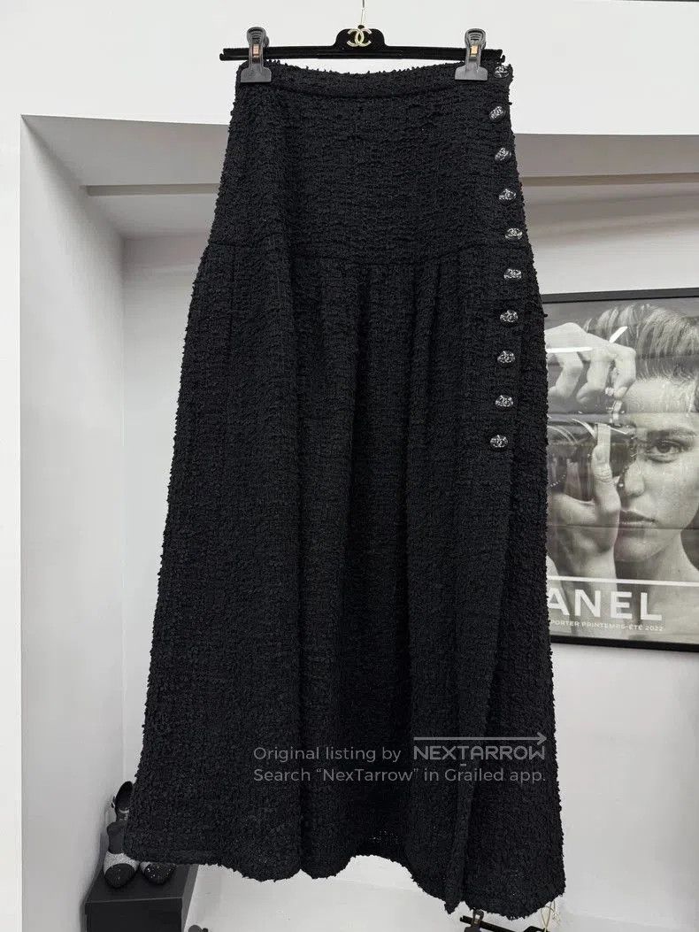 Chanel Chanel Black Side Crystal Button Skirt. Size US 38 / EU 54 - 1 Thumbnail