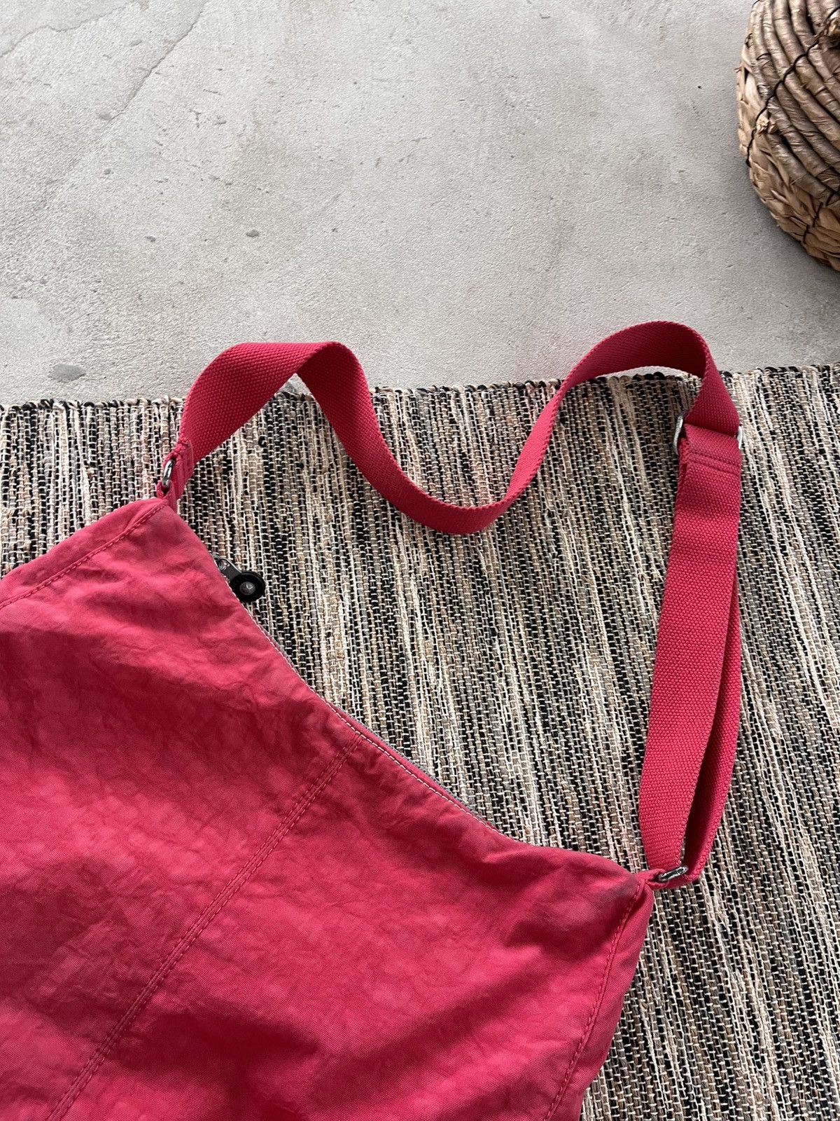 Japanese Brand Vintage Kipling Pink Shoulder Bag Y2K Avantgarde messenger Size ONE SIZE - 10 Thumbnail