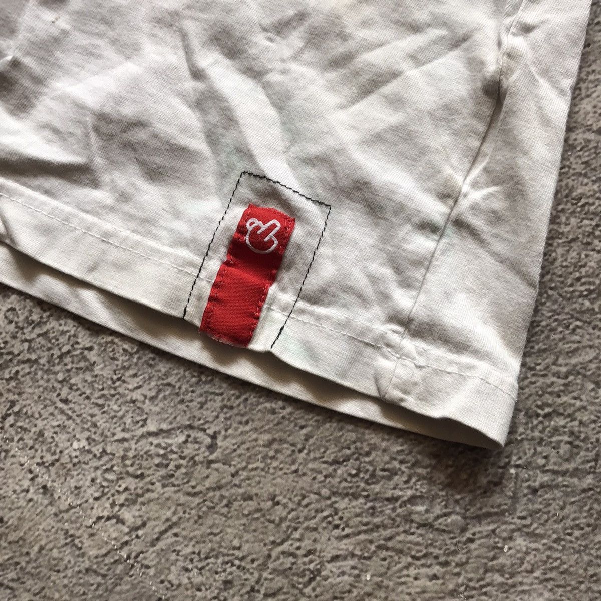 Vintage Vintage Y2K Sun Faded Graphic Tee Beducated Streetwear M Size US M / EU 48-50 / 2 - 2 Thumbnail