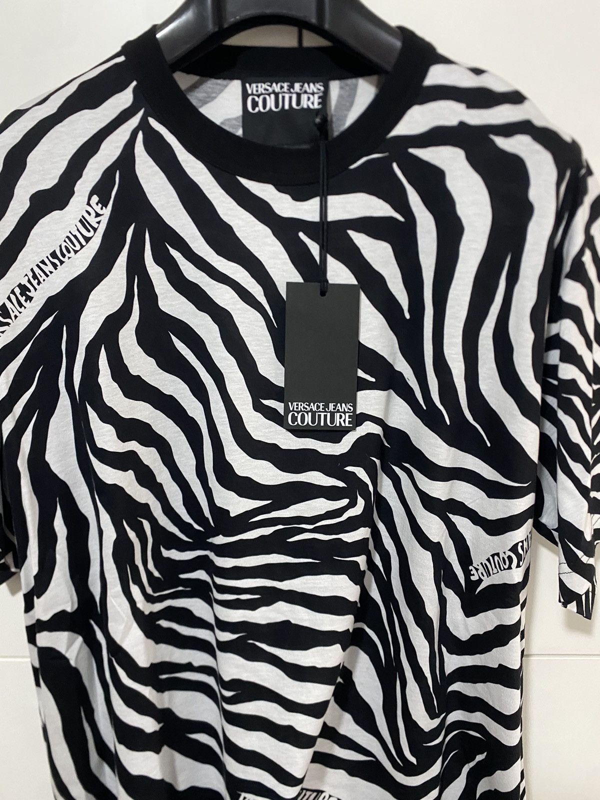 Versace Jeans Couture Versace Jeans Culture Zebra Print T-shirt, size XXL, black Size US XXL / EU 58 / 5 - 3 Thumbnail