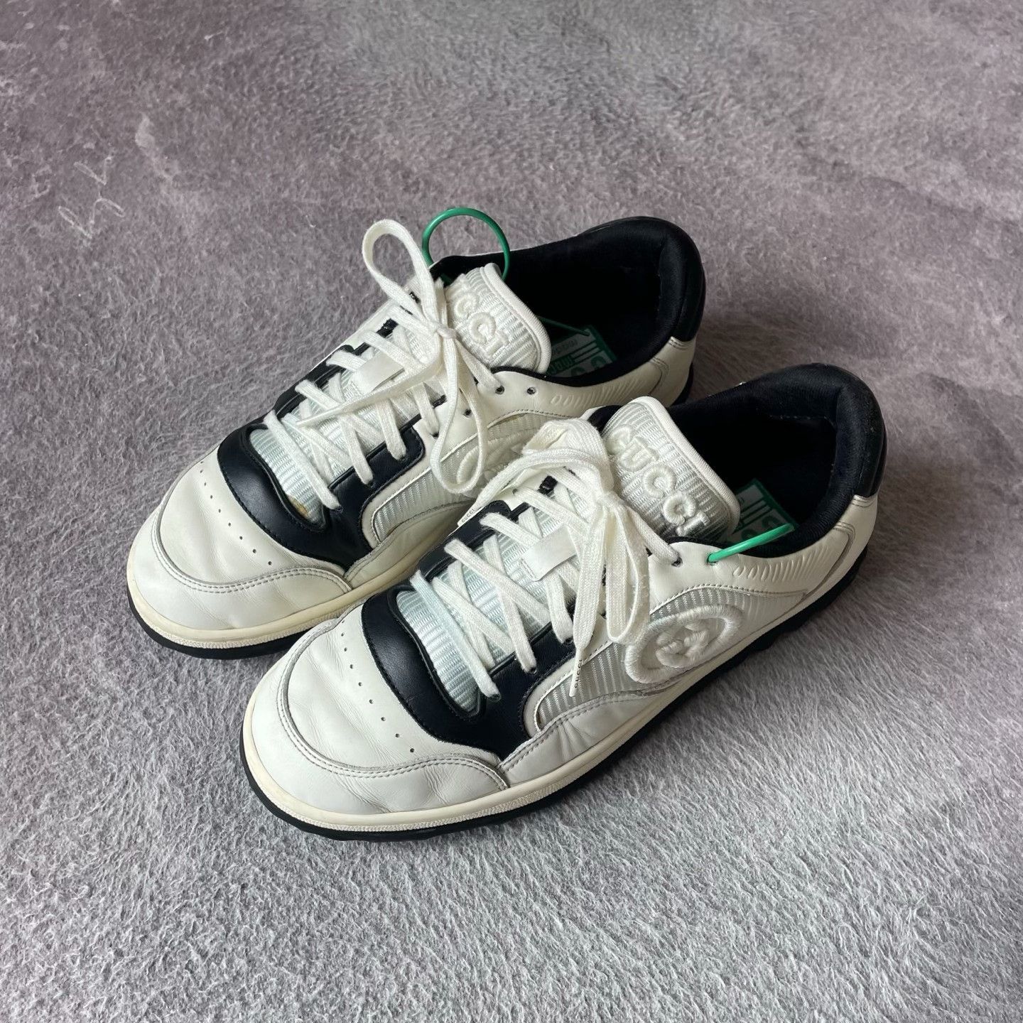 Gucci Gucci White Lowtop Sneakers 42.5 Men Size US 9.5 / EU 42-43 - 1 Thumbnail