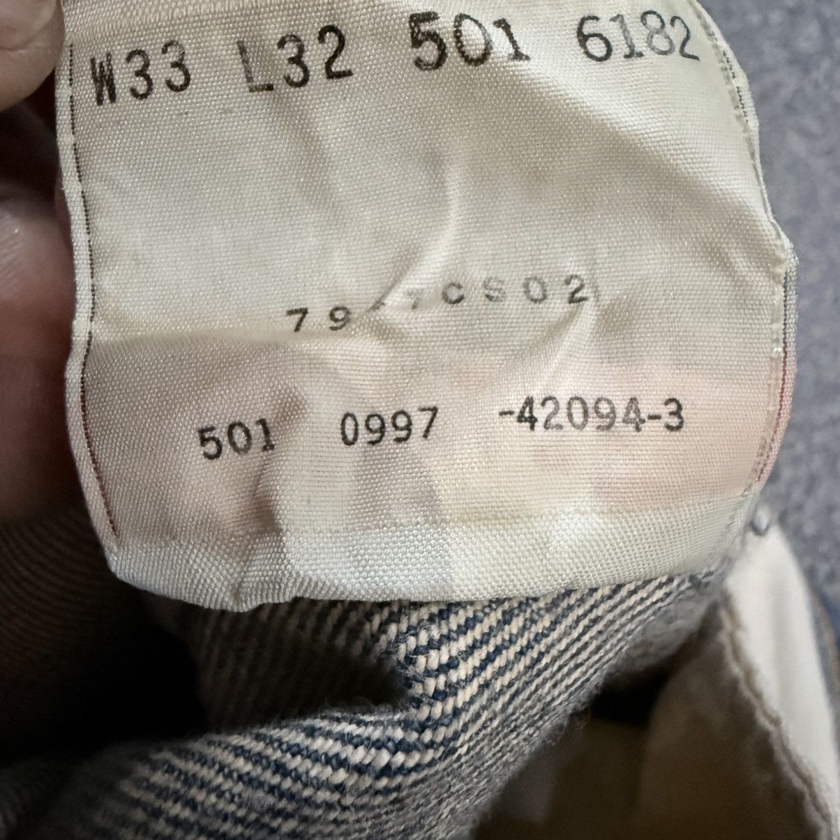 Levi's Vintage Clothing 🇺🇸 Vintage 1997 Levis 501 Super Distressed Dirty Washed Denim Size US 33 - 16 Thumbnail