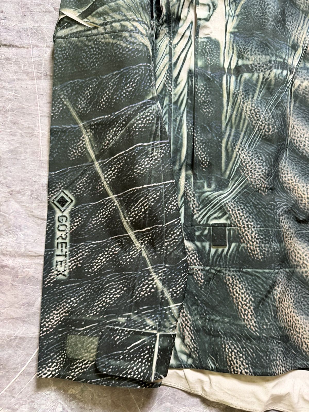 Nike ACG Nike by Yaku ACG Goretex Reptiloid Jacket 1 of 1 Size US L / EU 52-54 / 3 - 3 Thumbnail
