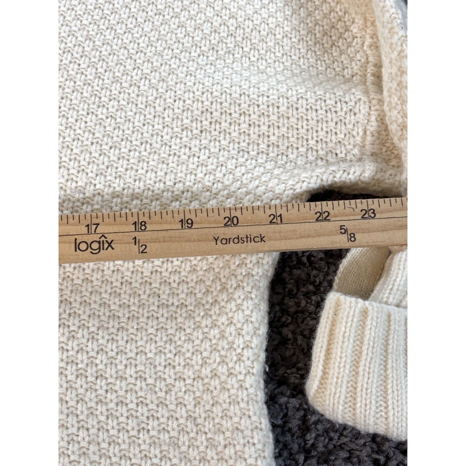 Talbots VINTAGE Talbots Turtleneck Sweater Petite Large Ivory Wool Alpaca Cable Knit Chunky Women L Pullover Knit Wool/Alpaca Size L / US 10 / IT 46 - 3 Thumbnail