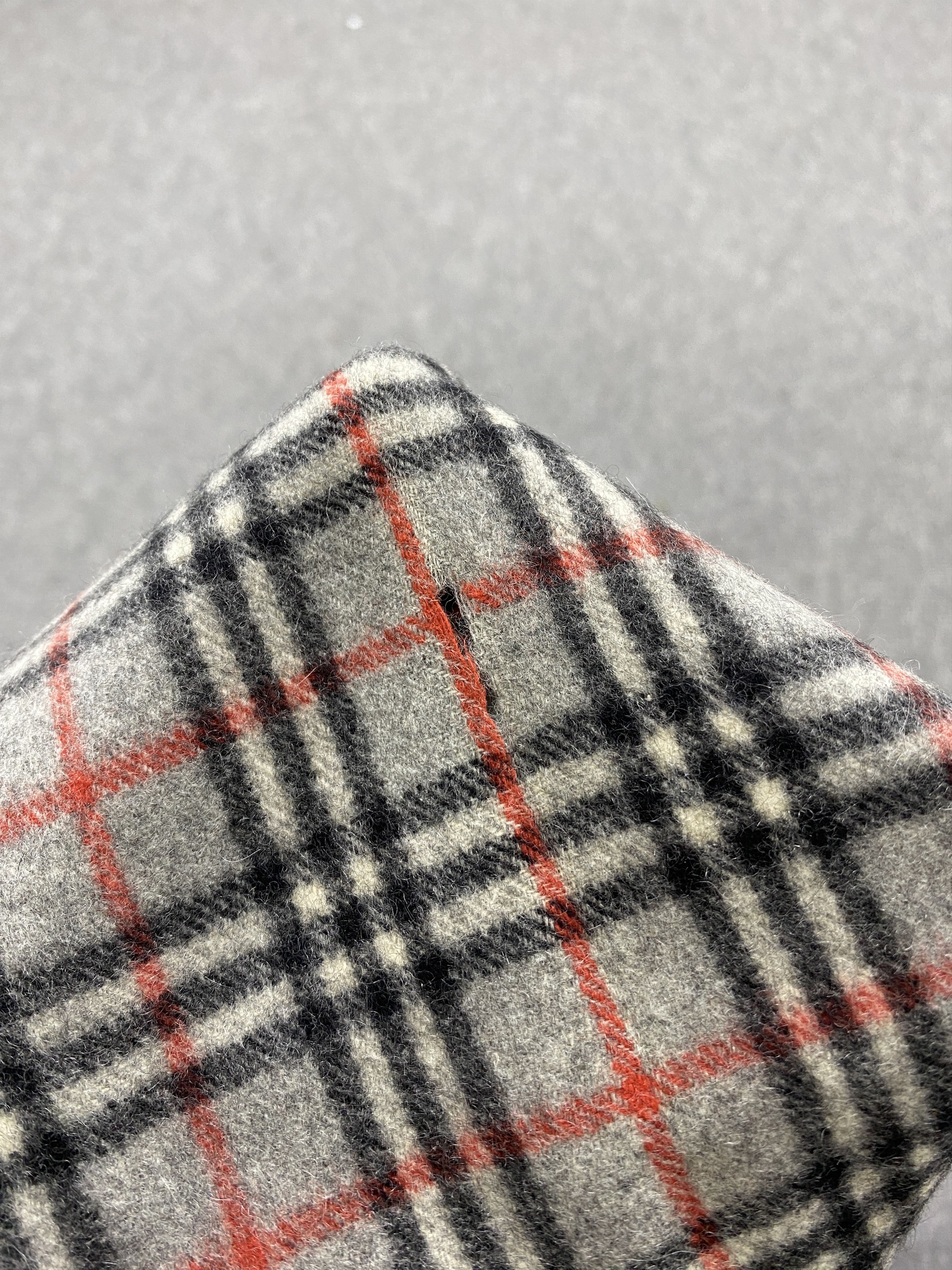 Burberry Burberrys Novacheck Cashmere Scarf Muffler / Neckwear SC0185 Size ONE SIZE - 7 Thumbnail