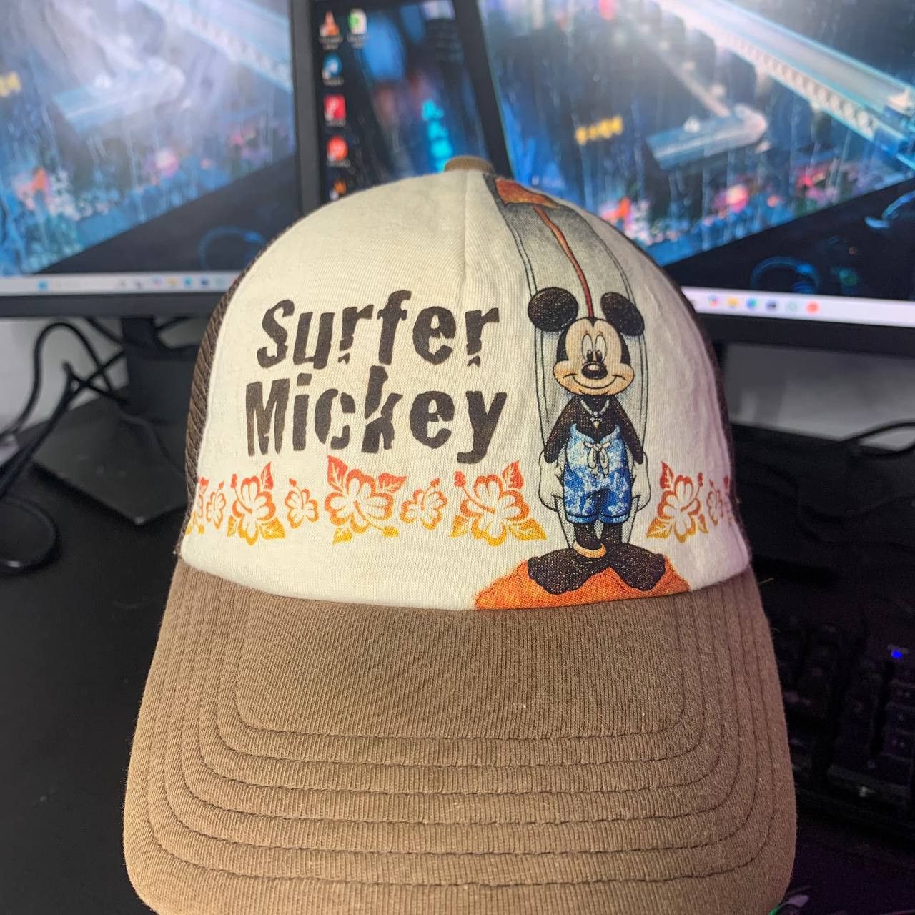 Disney × Mickey Mouse RARE MICKEY MOUSE SURF TRUCKER HAT Size ONE SIZE - 2 Thumbnail
