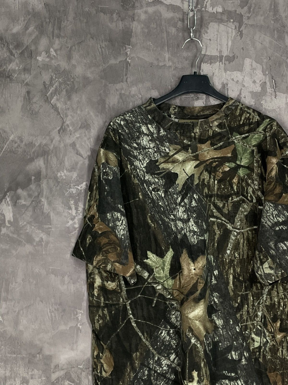 Vintage Crazy vintage y2k realtree camo boxy t-shirt workwear! Size US L / EU 52-54 / 3 - 3 Thumbnail