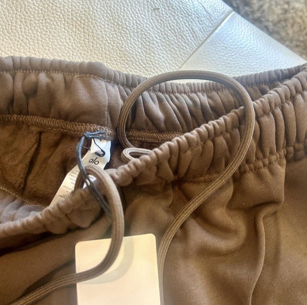 Alo PANTS SOLD/ Zip Up on another listing Size US M / EU 48-50 / 2 - 6 Thumbnail