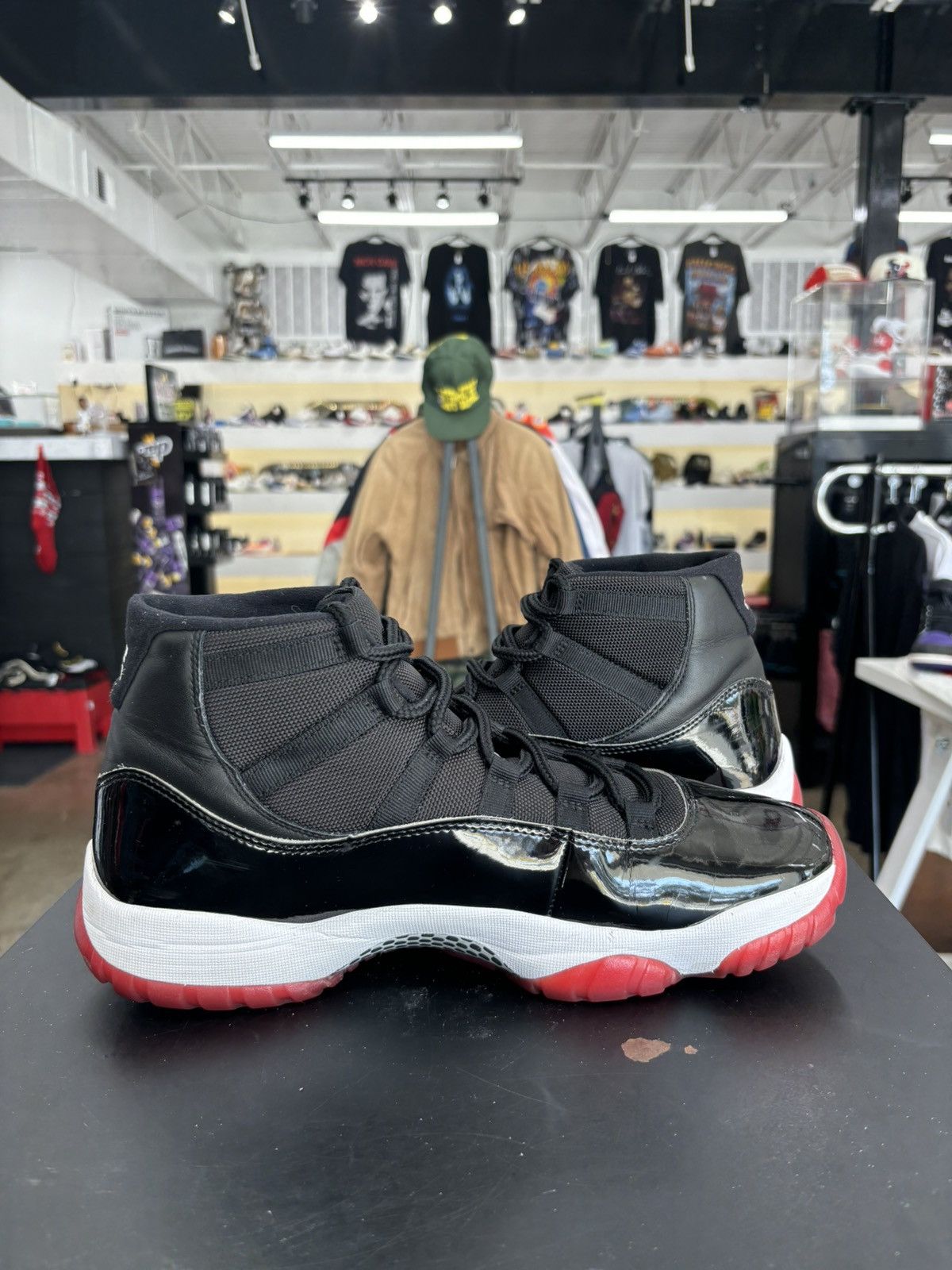 Jordan Brand Jordan 11 Playoffs Bred Sz. 12 Size US 12 / EU 45 - 4 Thumbnail