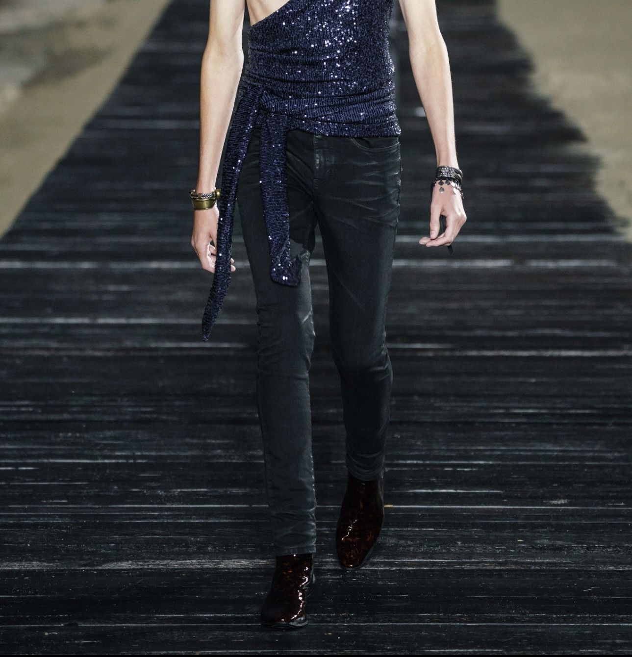 Saint Laurent Paris *NEW* SAINT LAURENT $860 SS20 Silver Coated Skinny Jeans D24 Size US 28 / EU 44 - 24 Thumbnail