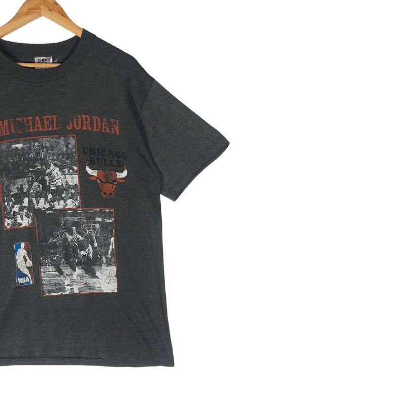 Other Vintage Michael Jordan Chicago Bulls NBA T-shirt Size US XL / EU 56 / 4 - 4 Thumbnail