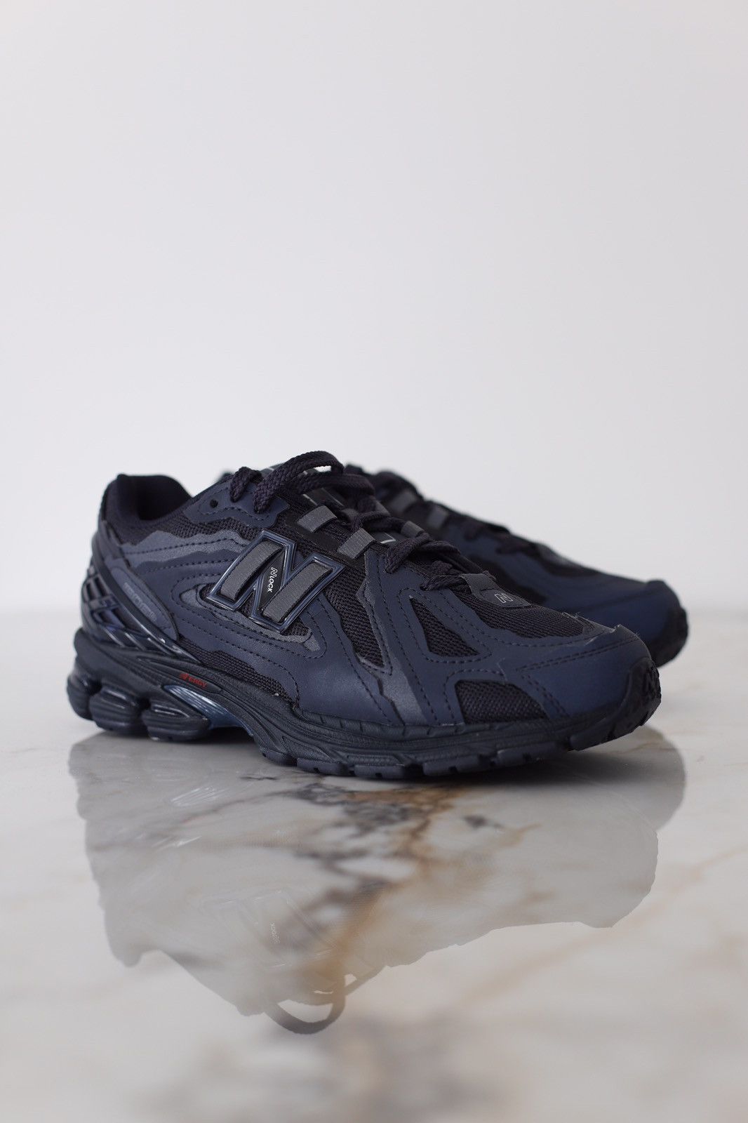 image of New Balance M 1906 Di Shoes in Eclipse/Silver Metallic, Men's (Size 8)