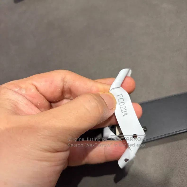 Louis Vuitton Louis Vuitton Black V-button presbyopic leather belt Size ONE SIZE - 5 Thumbnail