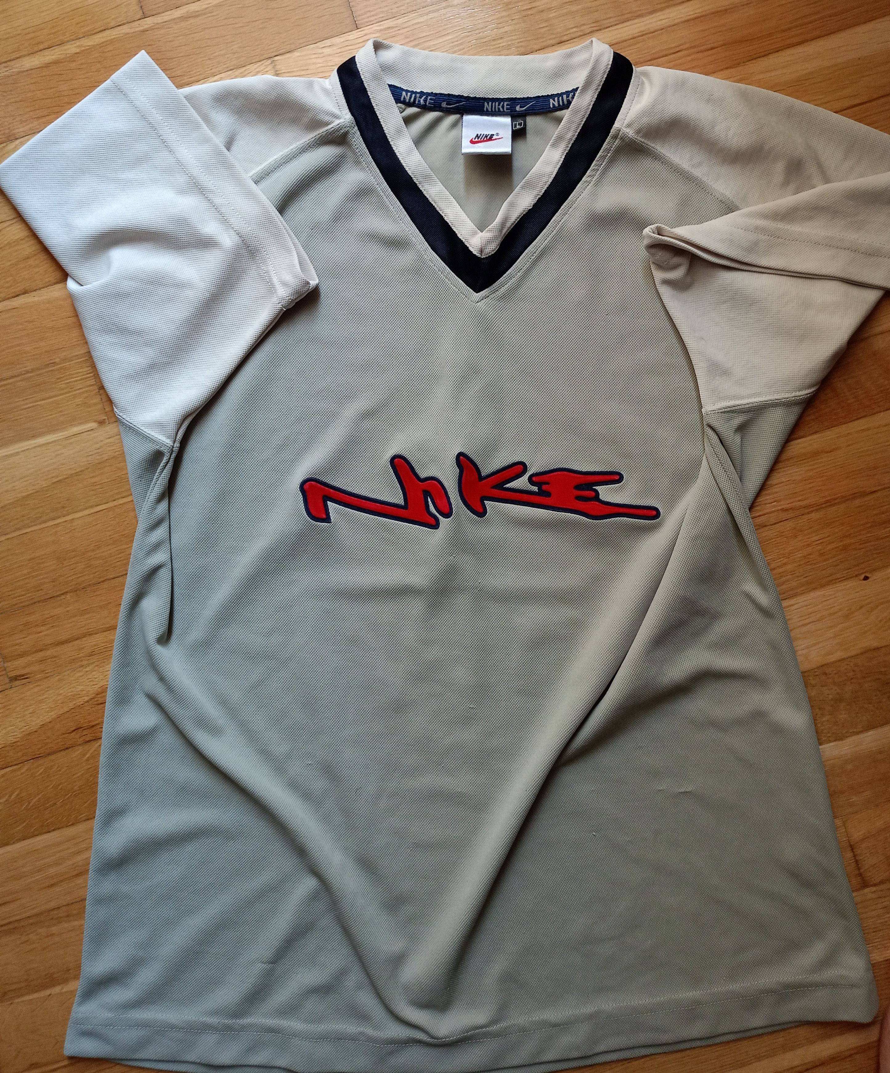 Nike Vintage Nike Spellout V-Neck Khaki - Extremely Rare piece Size US L / EU 52-54 / 3 - 4 Thumbnail