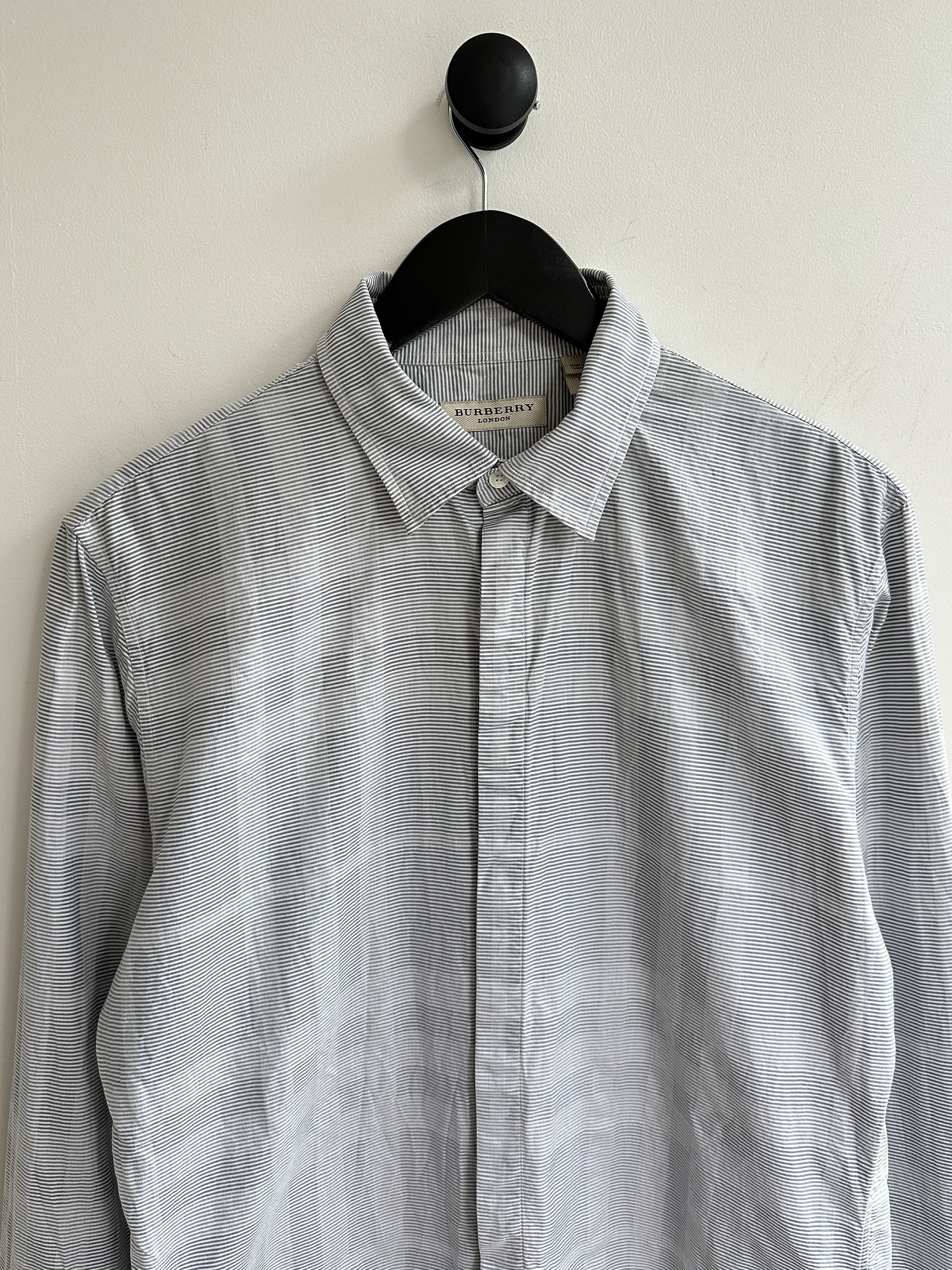 Burberry Burberry Gray Button Up Shirt Size US L / EU 52-54 / 3 - 2 Thumbnail