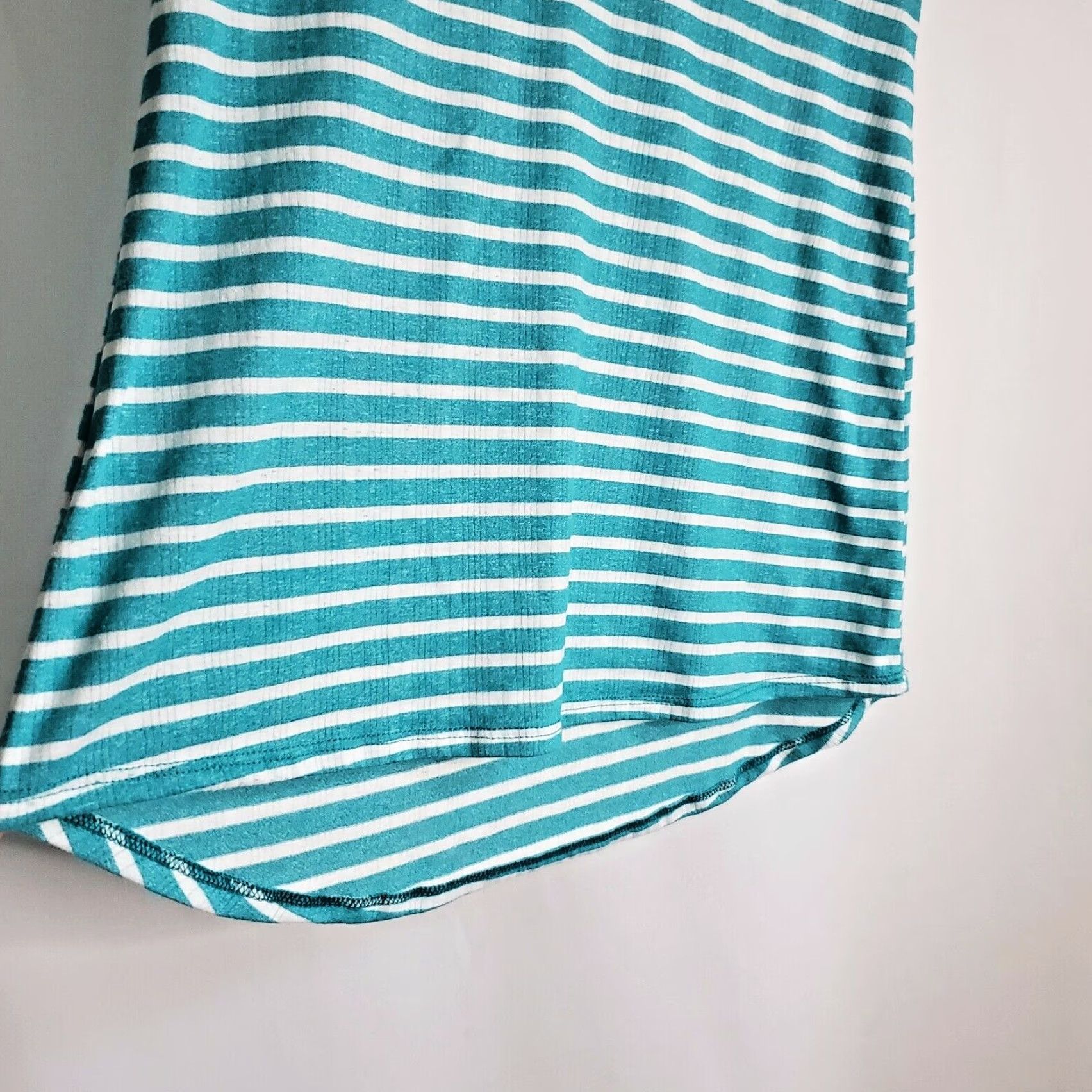 Vintage VINTAGE? (No) LuLaRoe Christy V-Neck XXS Teal Turquoise White Ribbed Striped Shirt Women XS? Size XXS / US 00 / IT 34 - 2 Thumbnail