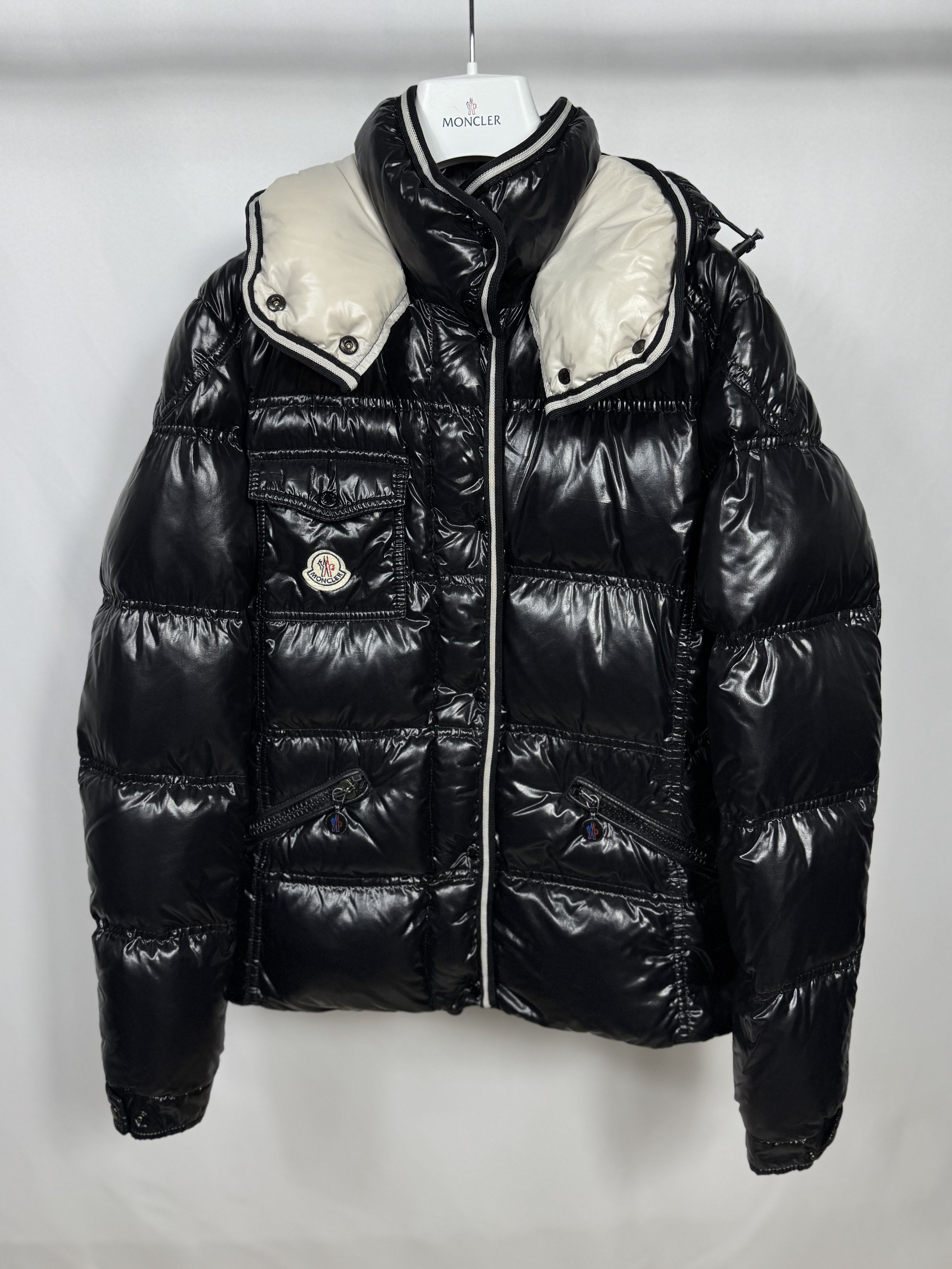 Moncler Moncler Quincy Puffer Jacket Size M / US 6-8 / IT 42-44 - 1 Thumbnail