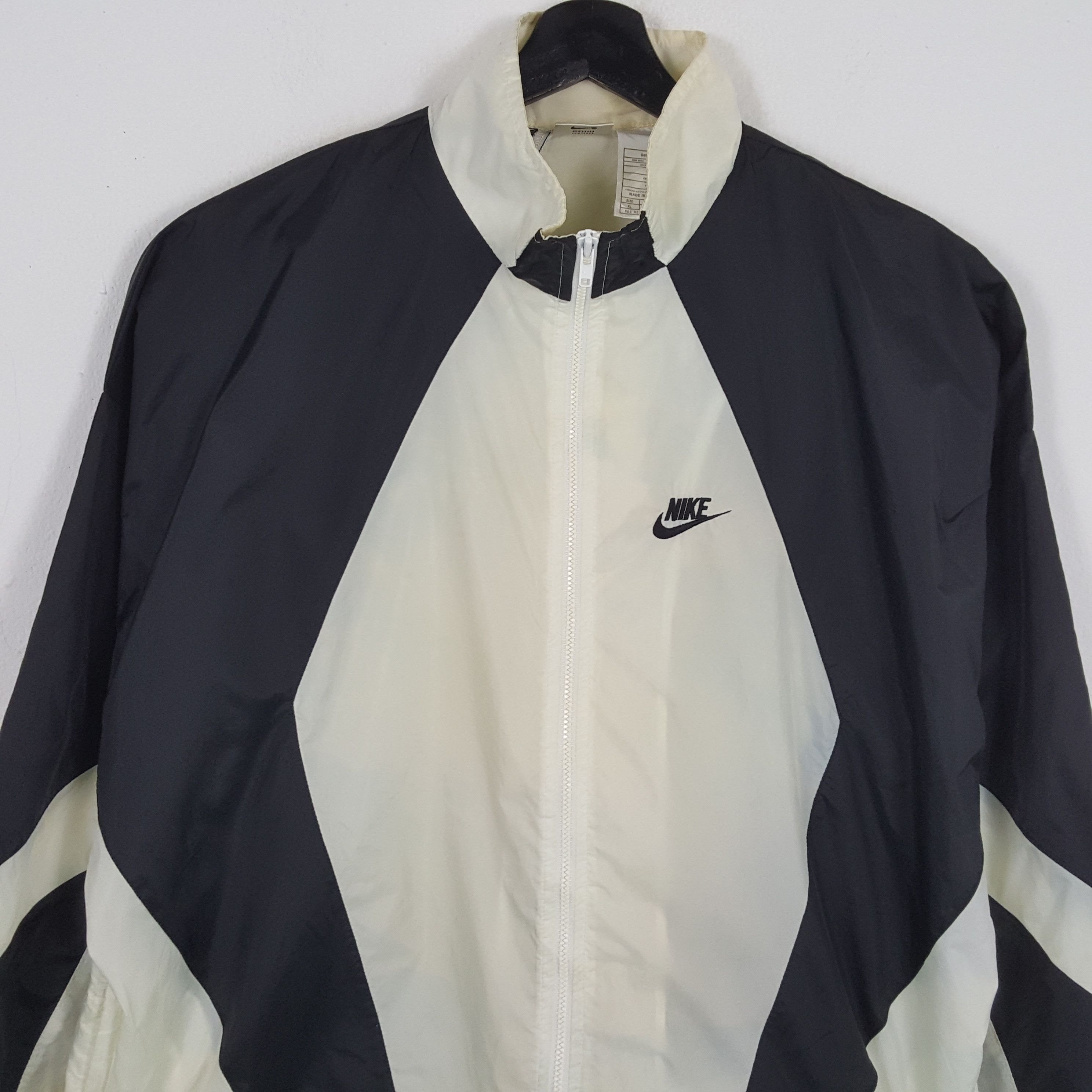 Nike × Vintage NIKE Sportswear Style Vintage Windbreaker Jacket Size US XXL / EU 58 / 5 - 2 Thumbnail
