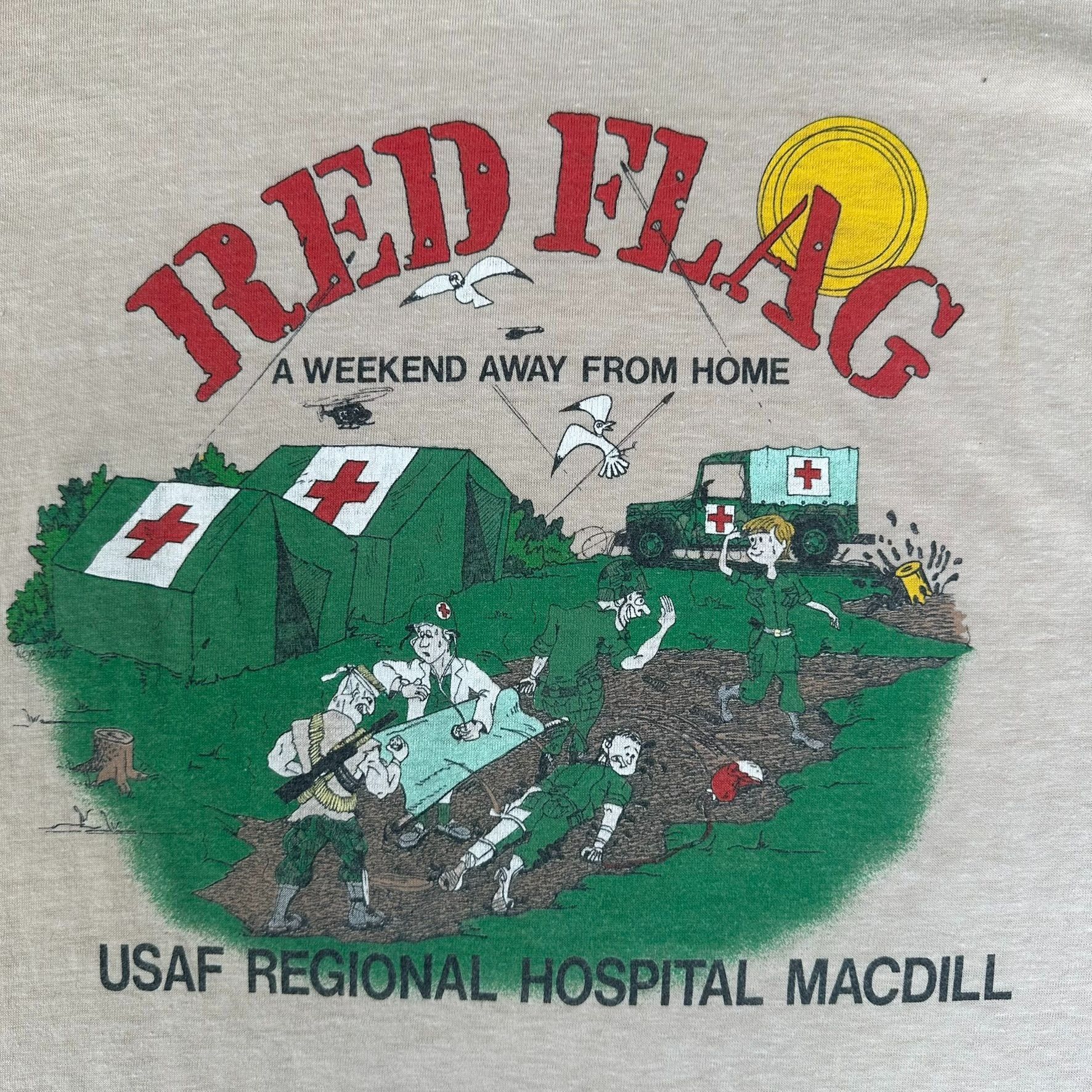 Vintage Vintage 80s MacDill AFB Hospital T-Shirt Military Air Force Size US M / EU 48-50 / 2 - 2 Thumbnail