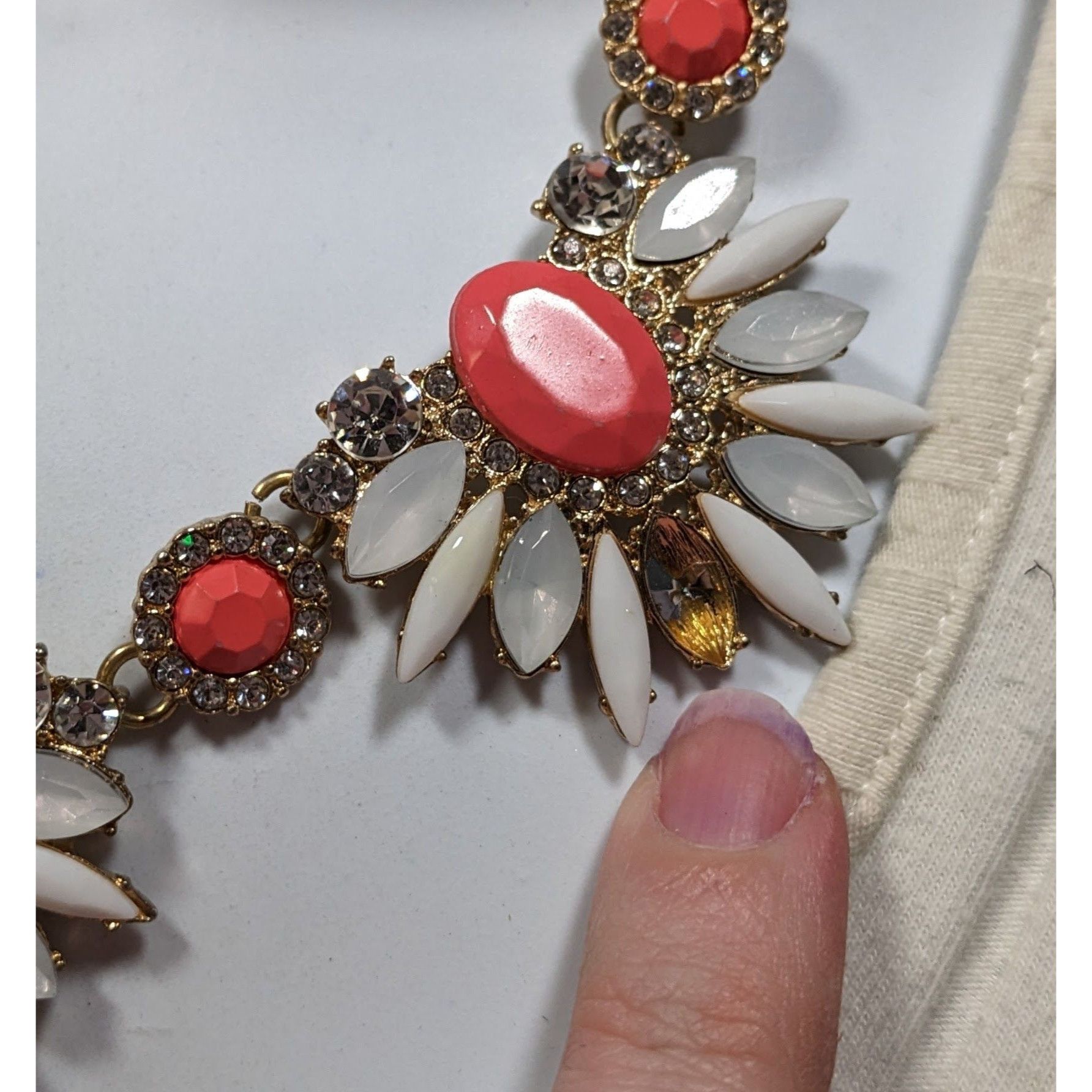 Other Y2K Floral Statement Necklace With Coral & White Gemstones Size ONE SIZE - 4 Thumbnail