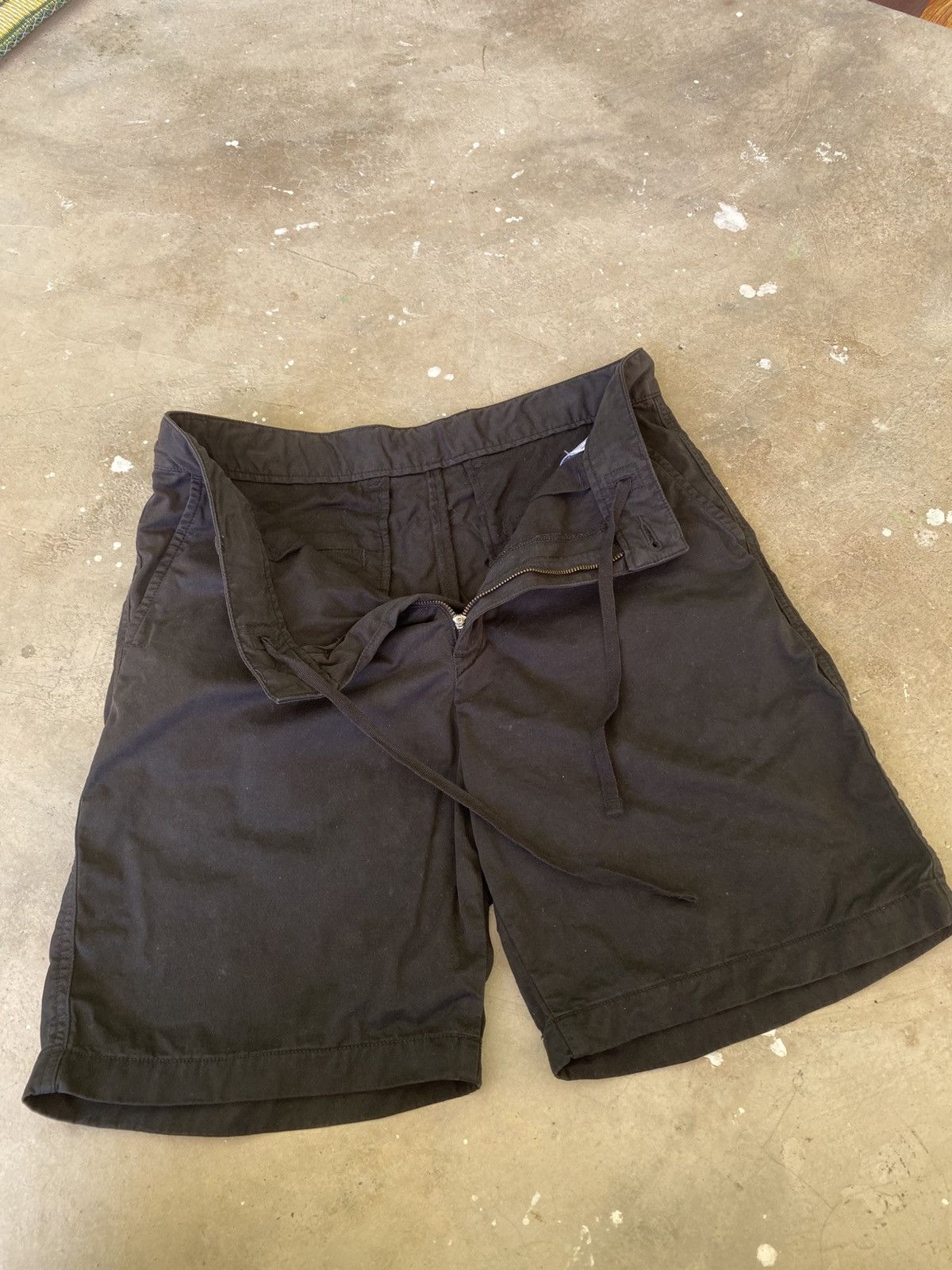 Uniqlo Uniqlo Black Chino Shorts Adjustable Waist Size US 32 / EU 48 - 2 Thumbnail