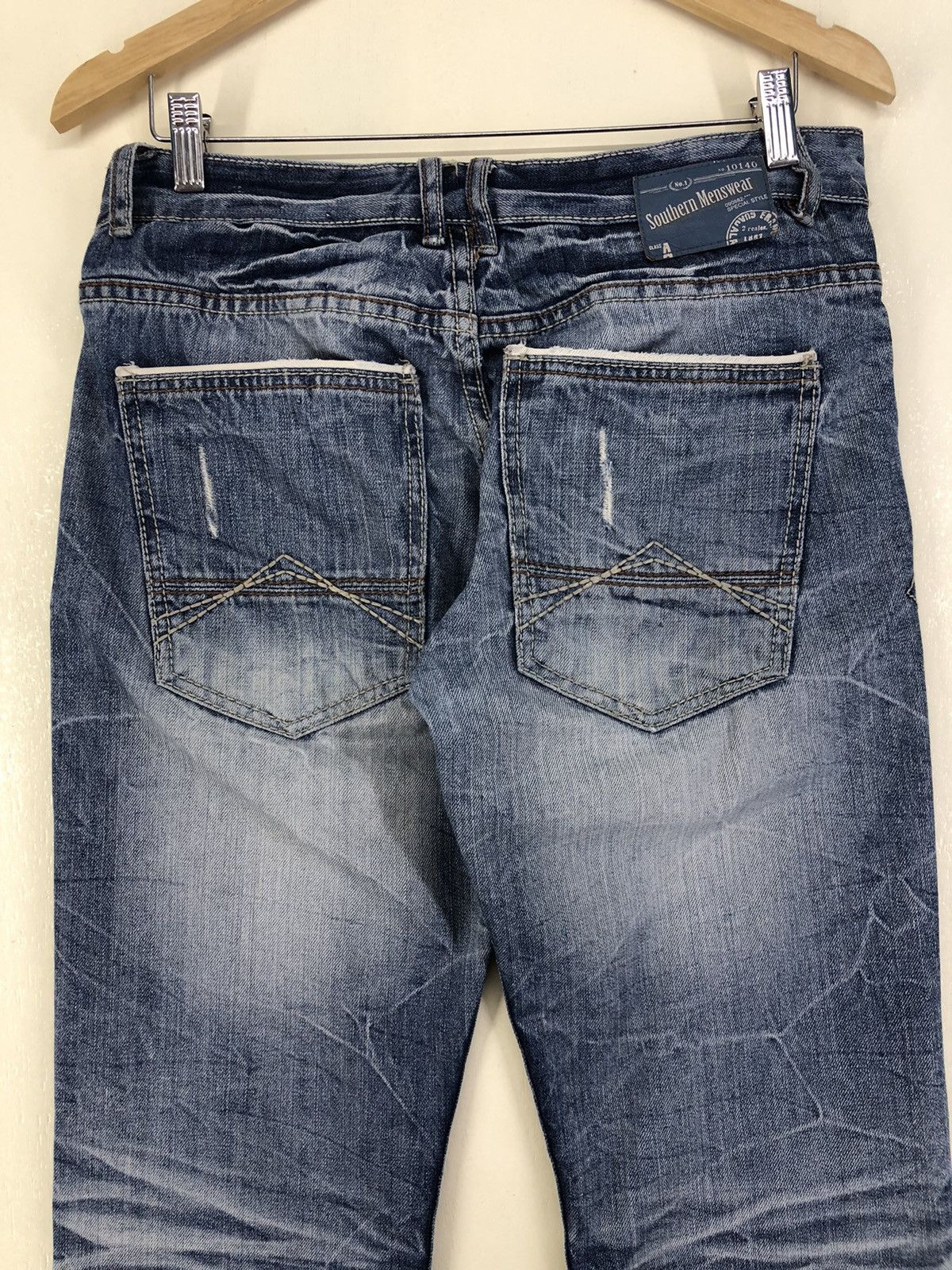 Japanese Brand Southern Menswear Distressed Faded Blue Jeans Size US 31 - 13 Thumbnail