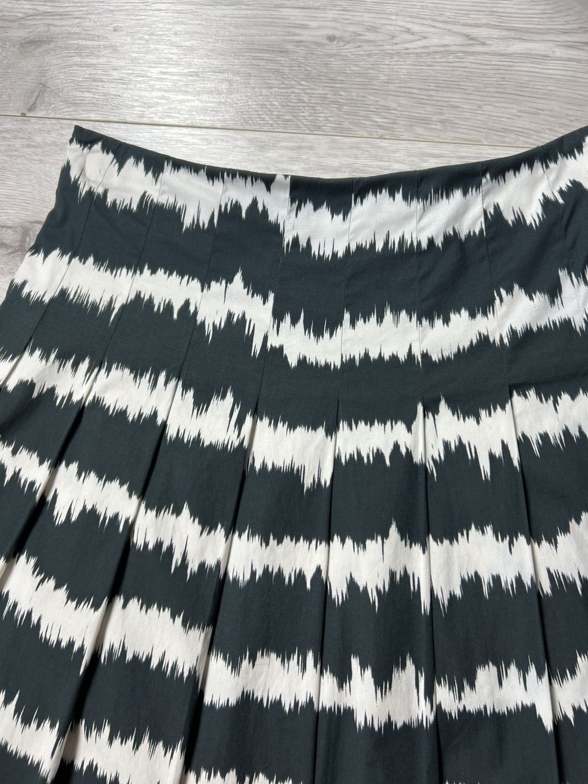 Prada Prada Milano 2013 Striped Skirt Size 40 Size 27" / US 4 / IT 40 - 7 Thumbnail
