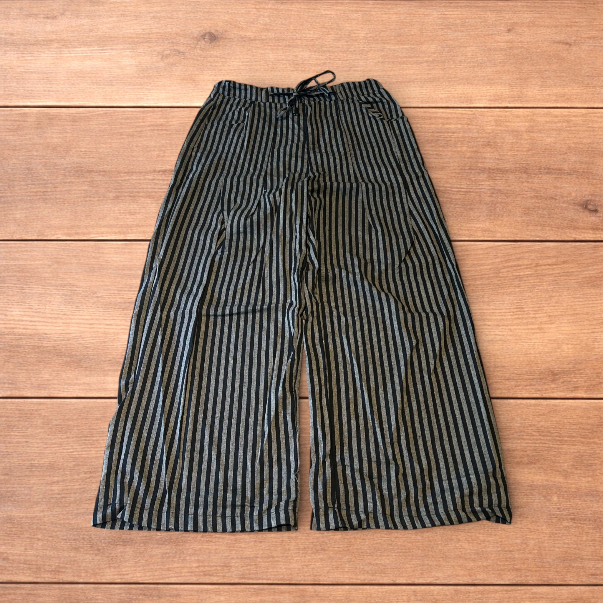 Japanese Brand Vintage style baggy wide striped trousers in black/grey. Size US 34 / EU 50 - 1 Thumbnail
