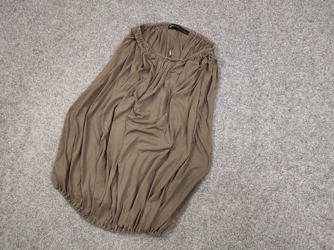 Rundholz Rundholz Design Skirt Cylinder elastic bands khaki color Size 28" / US 6 / IT 42 - 3 Thumbnail