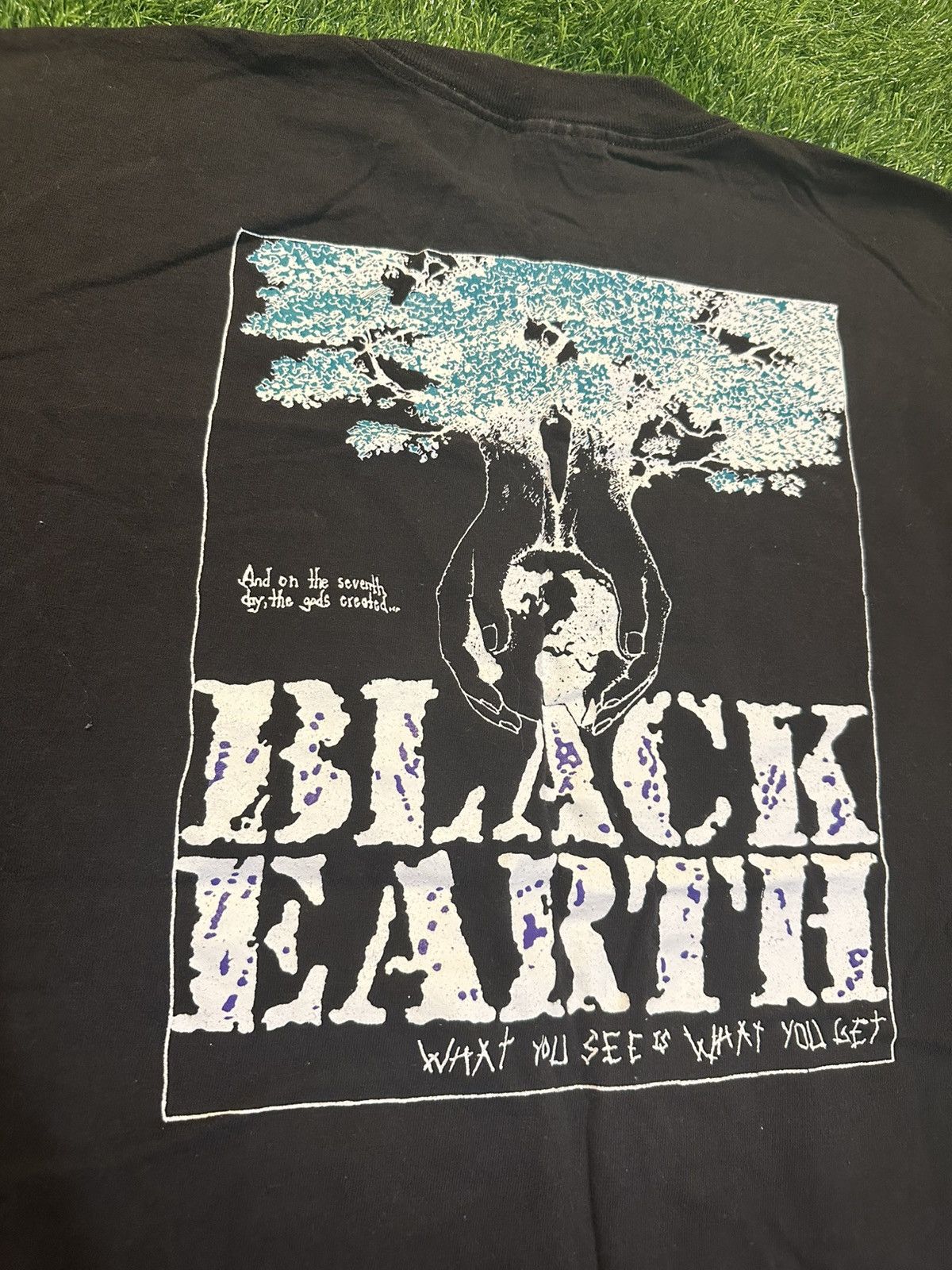 Vintage Vintage Earth Black Tee Shirt Size Large Size US L / EU 52-54 / 3 - 4 Thumbnail