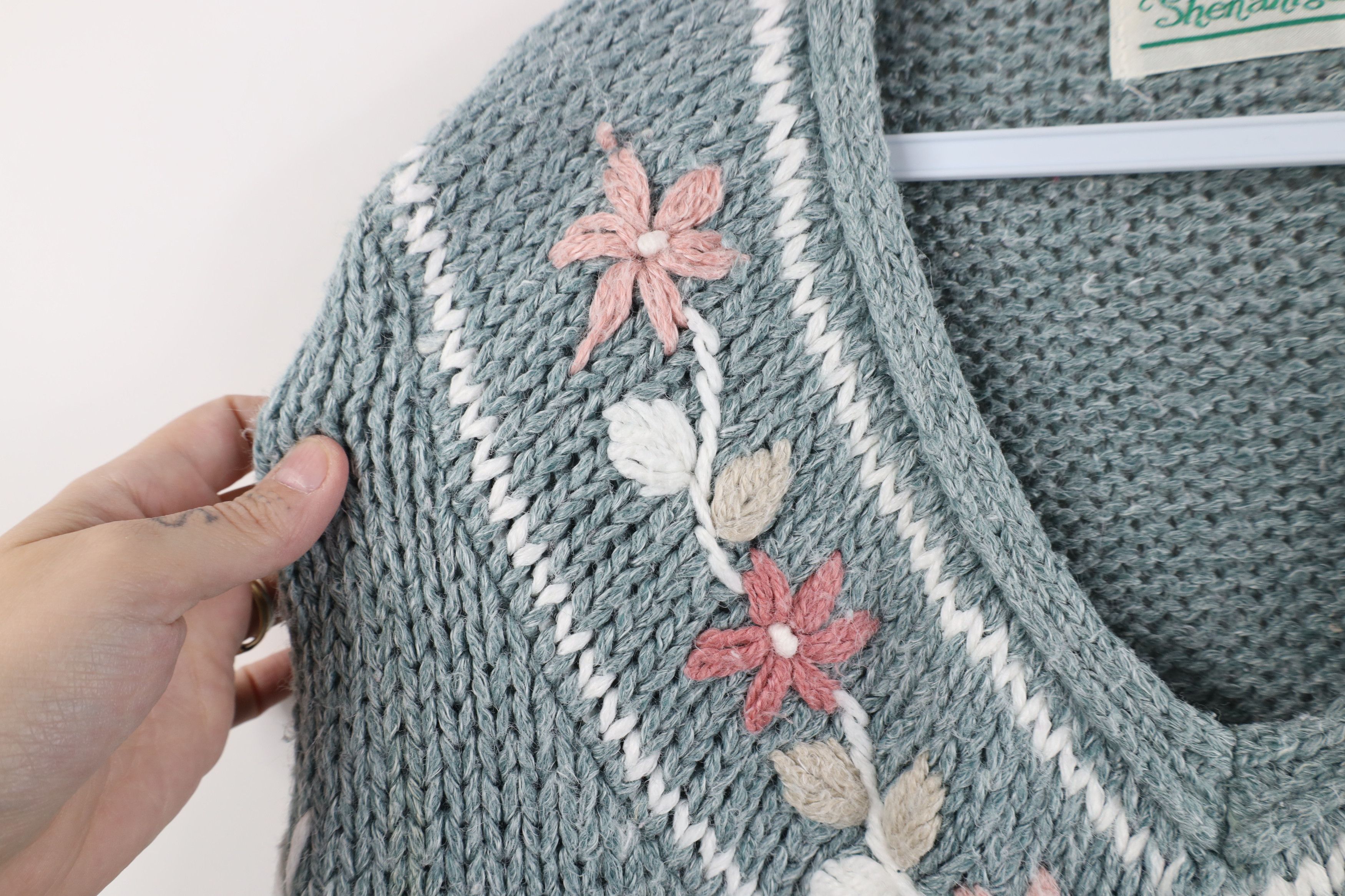 Vintage Vintage 90s Streetwear Embroidered Flower Floral Sweater Size L / US 10 / IT 46 - 9 Thumbnail