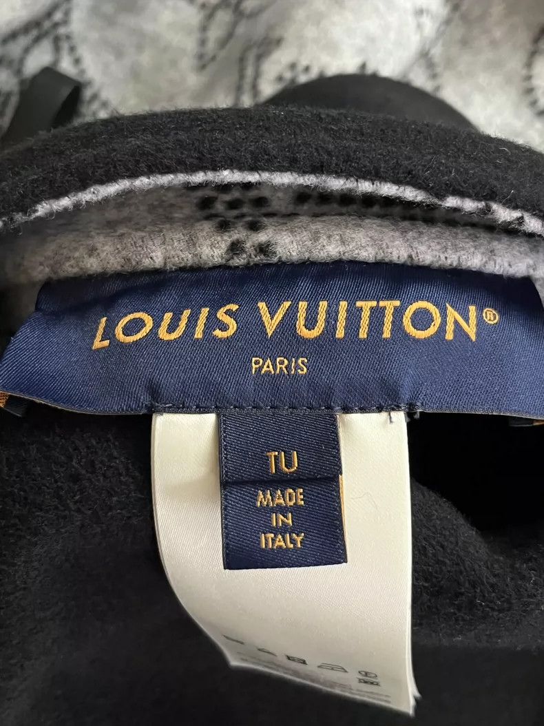 Louis Vuitton Louis Vuitton size os Reversible Cape Jacket Size US M / EU 48-50 / 2 - 6 Thumbnail