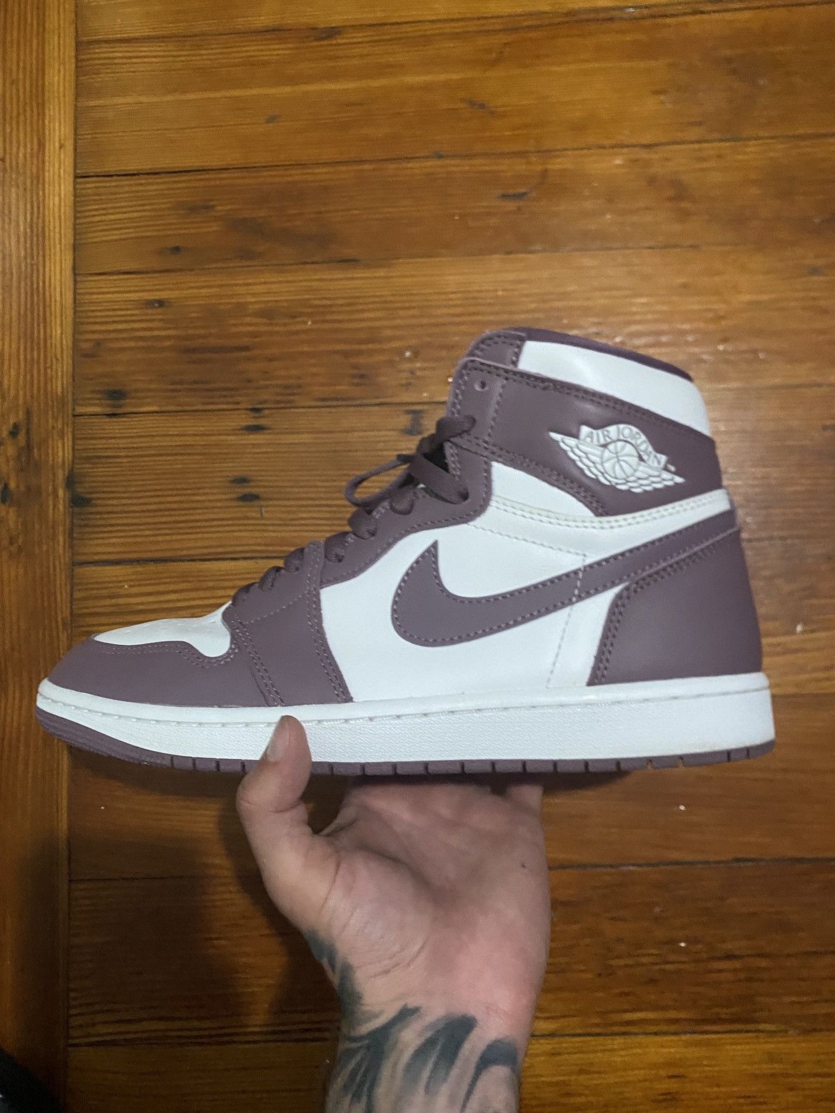 Jordan Brand AIR JORDAN ONE RETRO OG Size US 9.5 / EU 42-43 - 1 Thumbnail