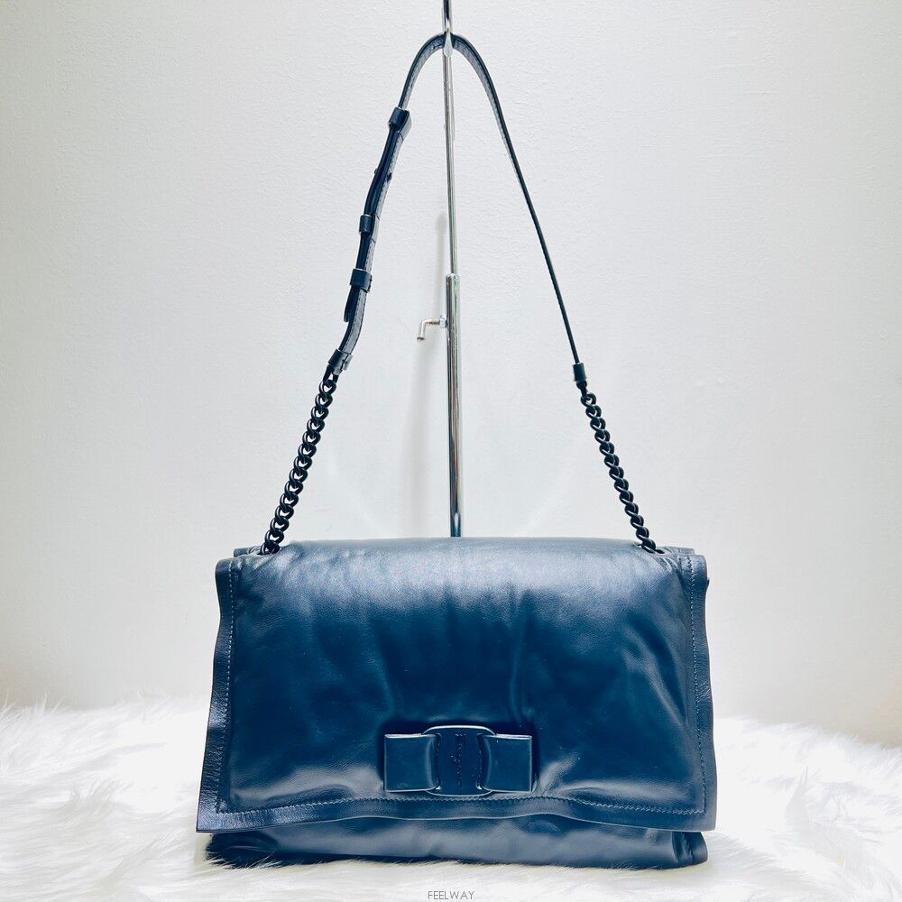 Salvatore Ferragamo Salvatore Ferragamo Padded Viva Bow Chain Shoulder Bag Size ONE SIZE - 1 Thumbnail