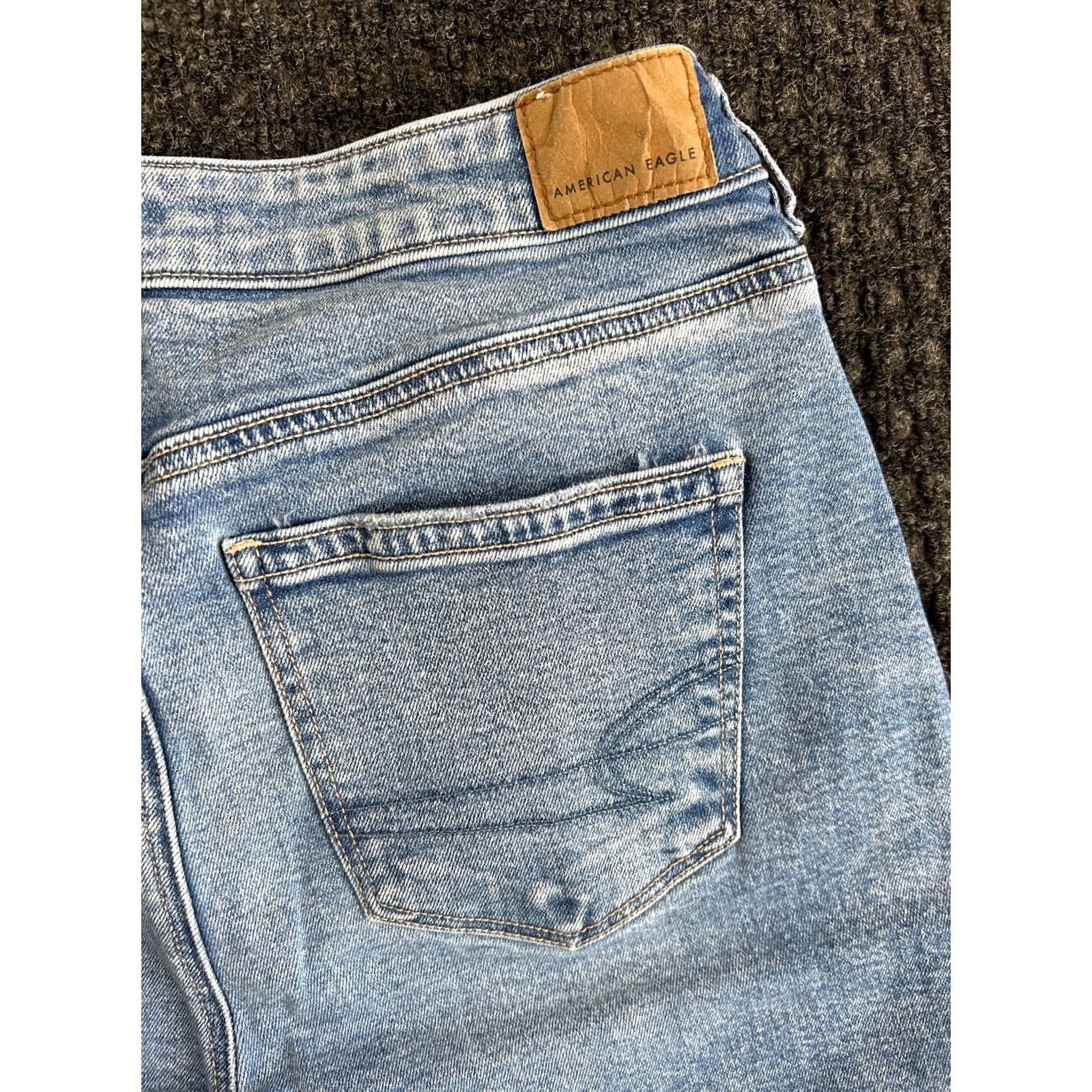 American Eagle Outfitters American Eagle Outfitters Mom Jeans Womens 10 Regular Distressed Stretch Blue Denim Regular Rise 28in 5-Pocket Boots Size 32" / US 10 / IT 46 - 5 Thumbnail